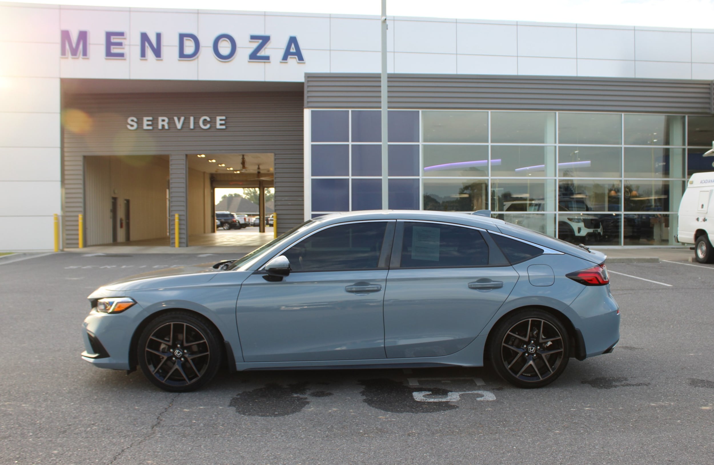 2023 Honda Civic Hatchback Sport Touring's photo