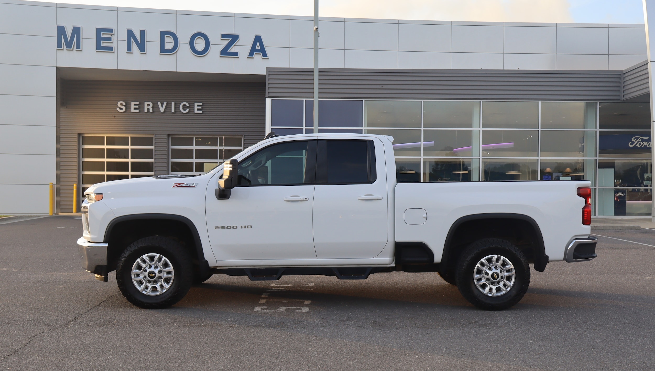 2022 Chevrolet Silverado HD LT 4WD Double Cab Standard Box's photo