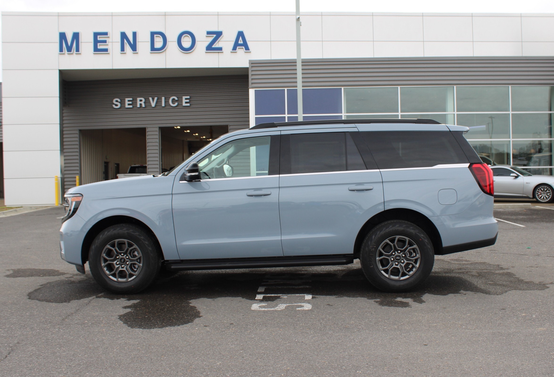 2026 Ford Expedition Active's photo