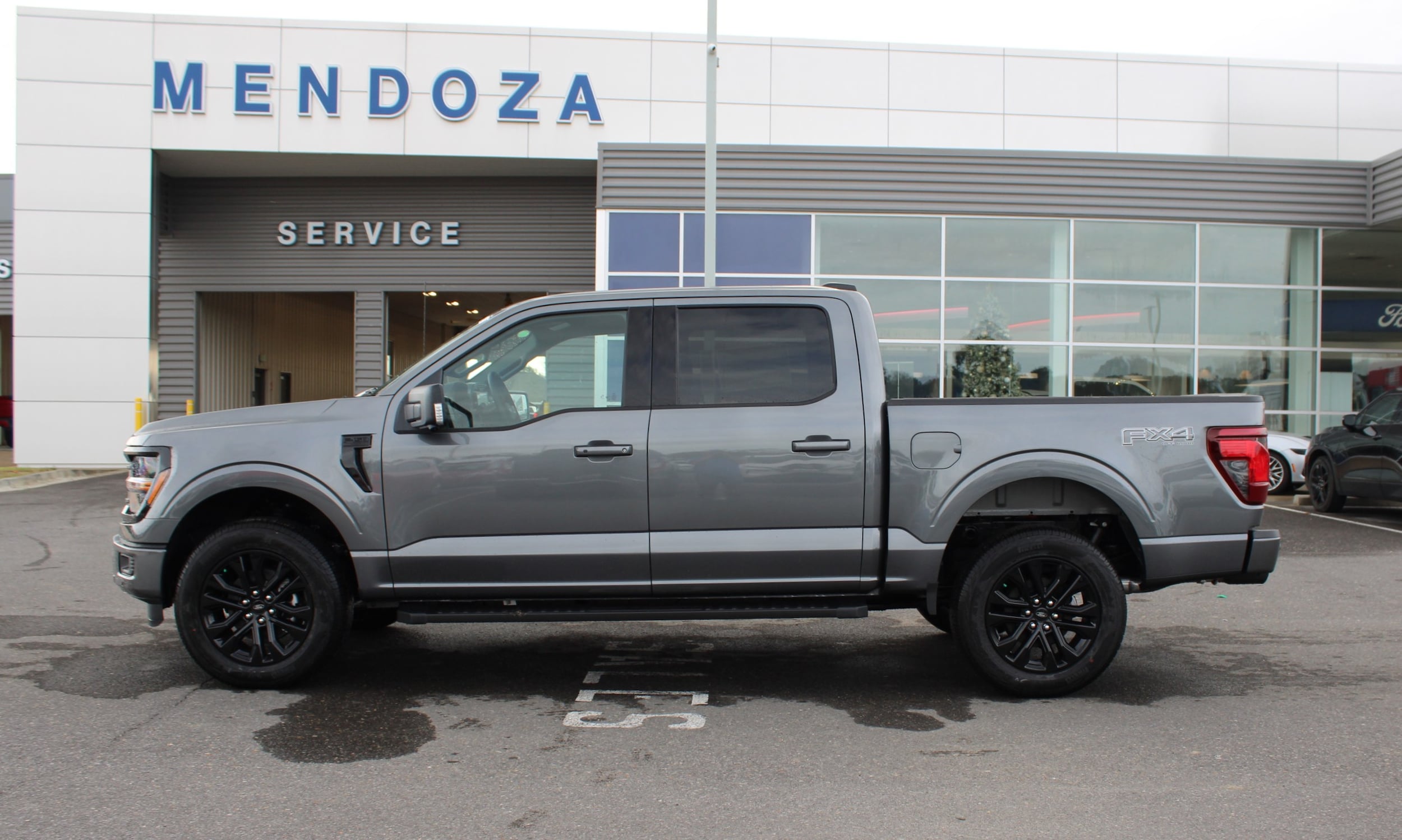 2025 Ford F-150 XLT's photo