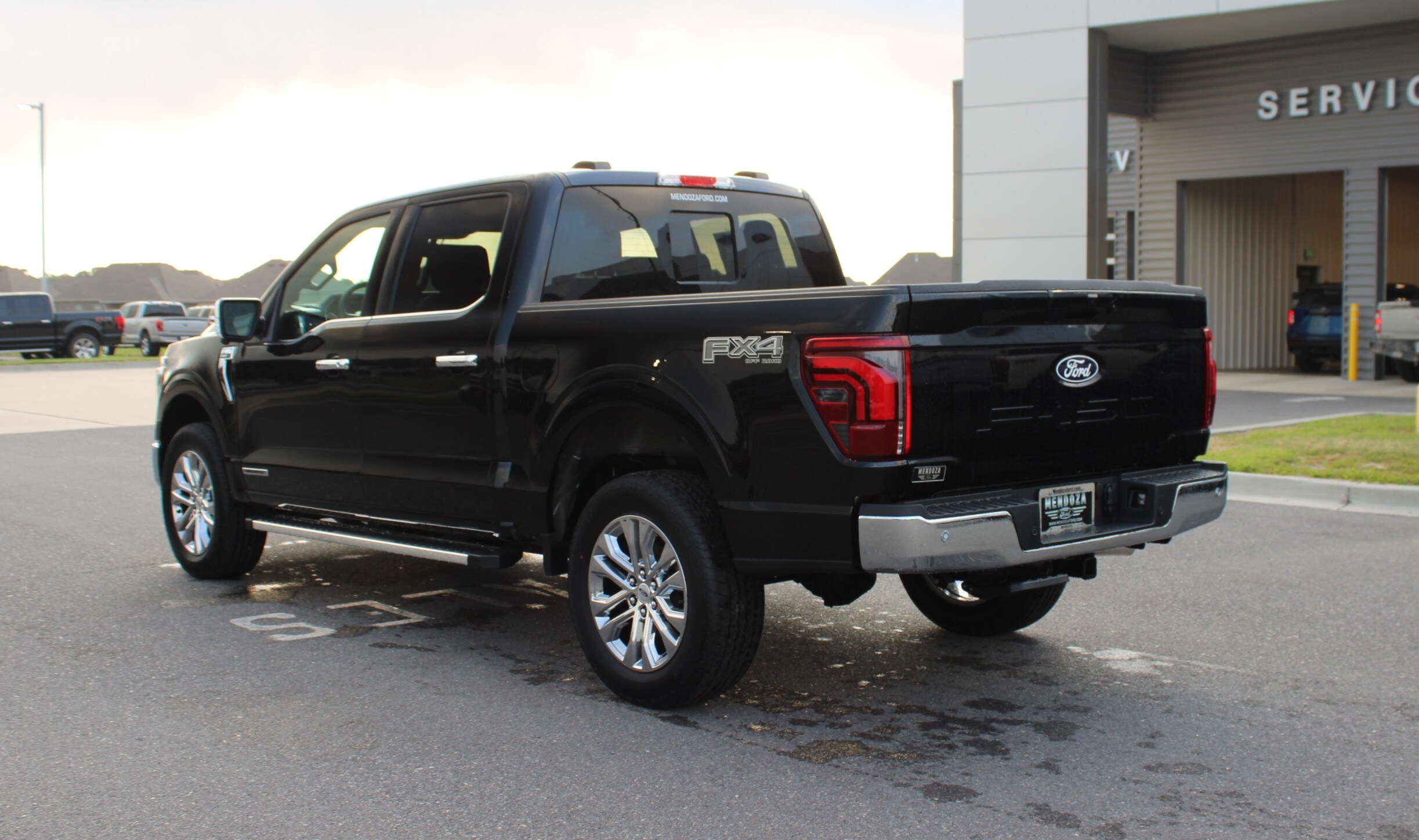 2025 Ford F-150 Lariat photo 2