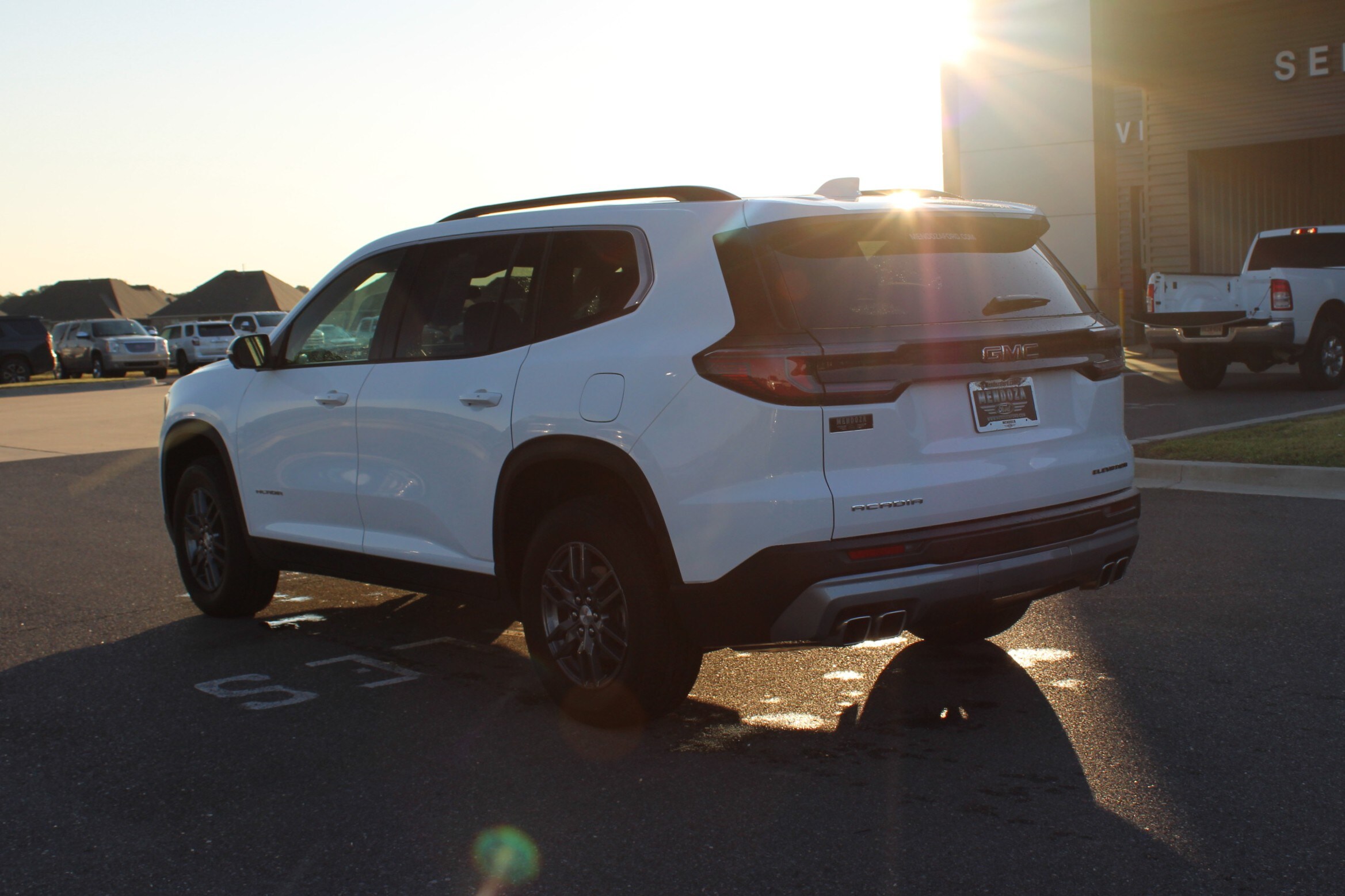 2025 Gmc Acadia Elevation photo 2