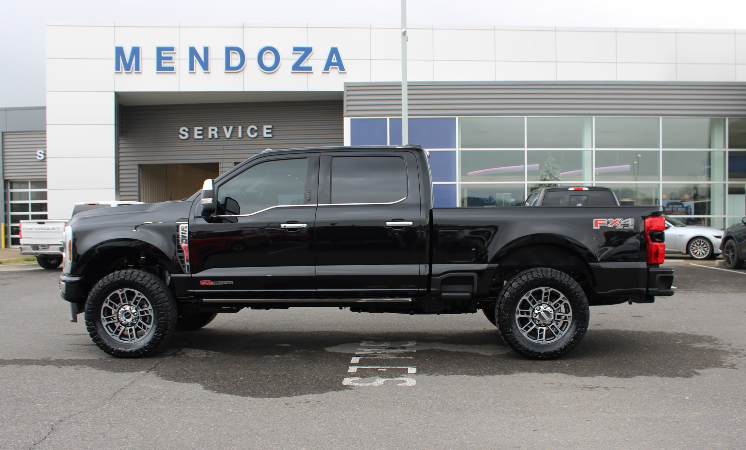 2025 Ford F-250 Super Duty Platinum's photo