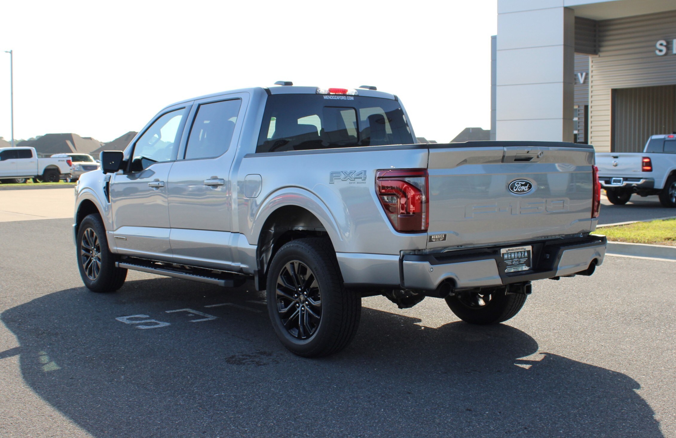 2025 Ford F-150 Lariat photo 2