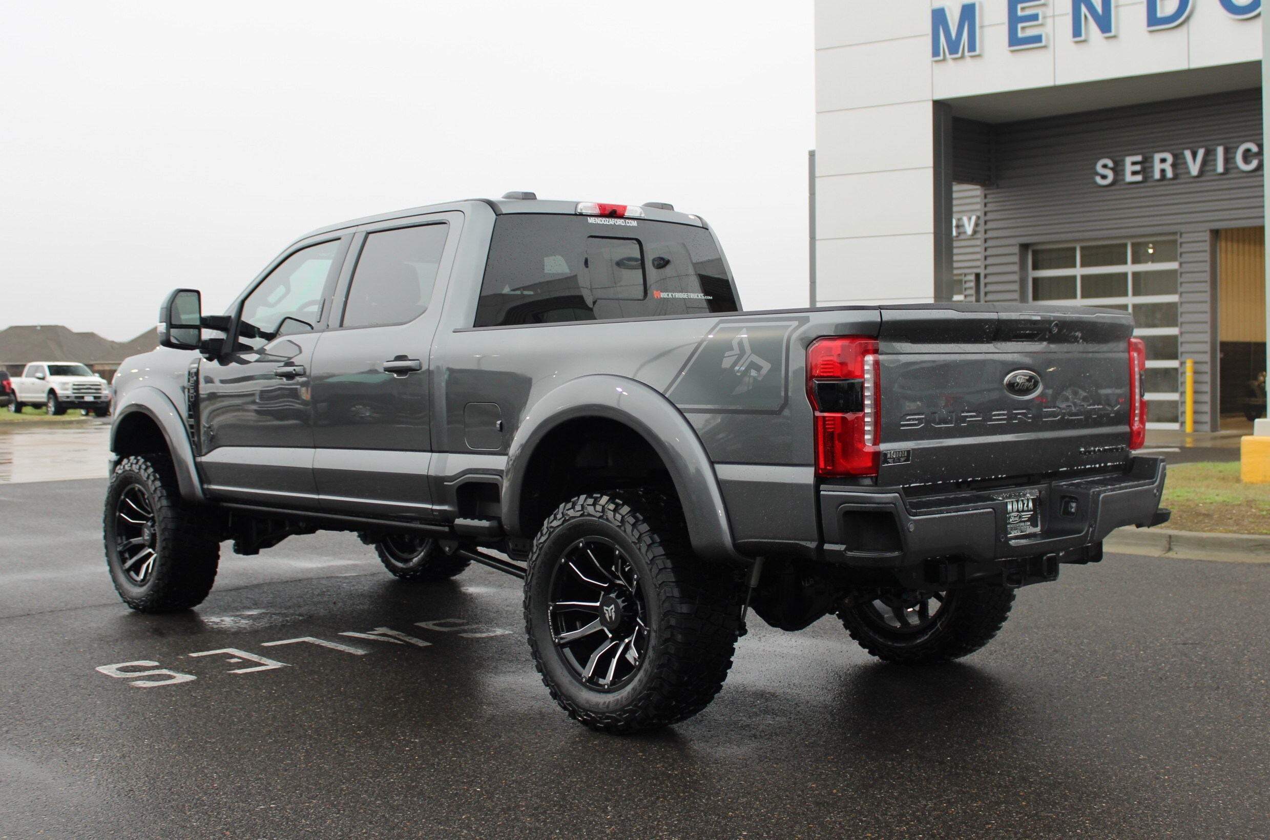 2024 Ford F-250 Lariat photo 2