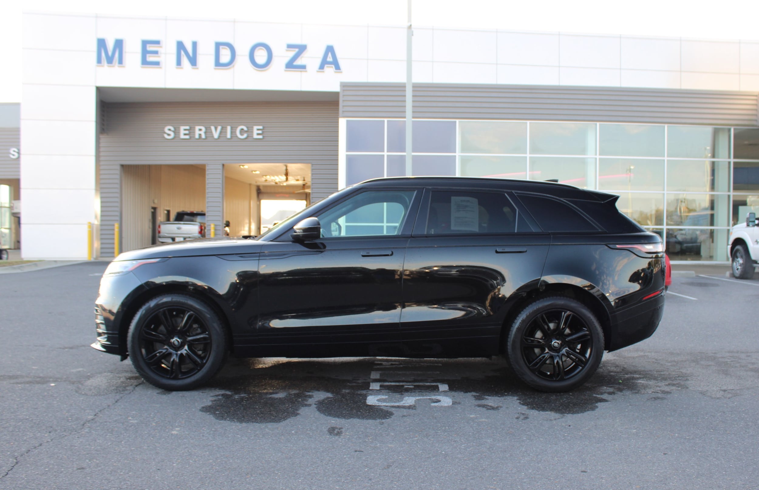 2023 Land Rover Range Rover Velar S's photo