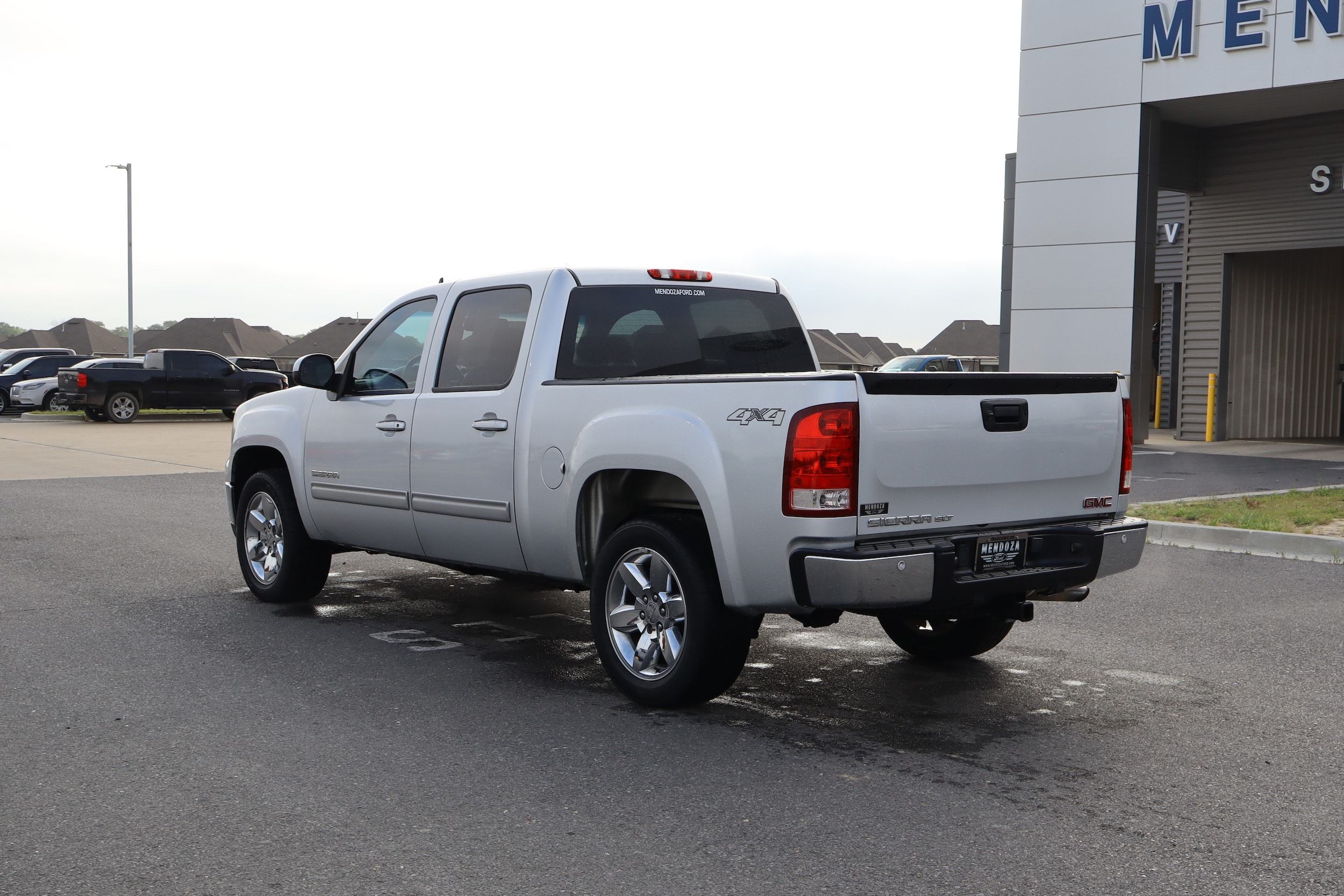 View vehicle photo 2