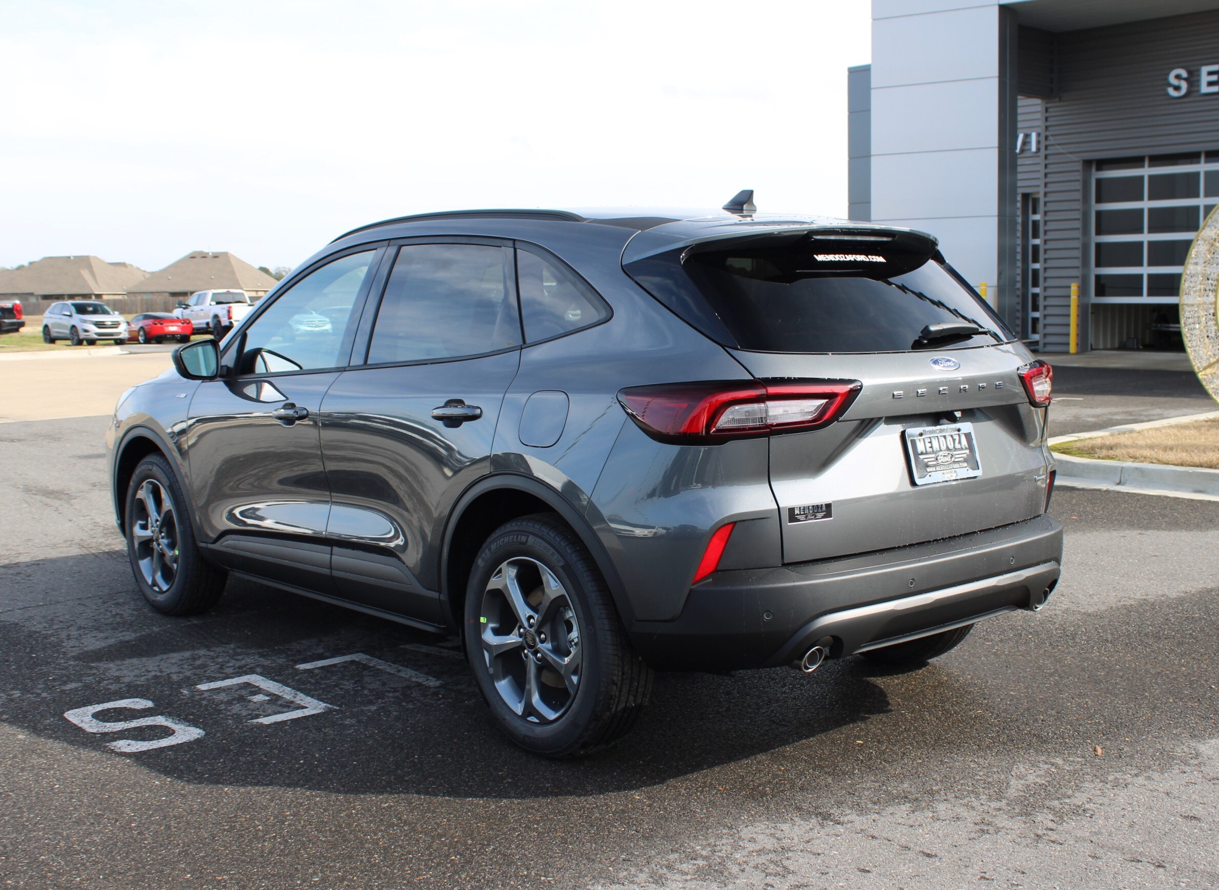 2025 Ford Escape ST-Line photo 2