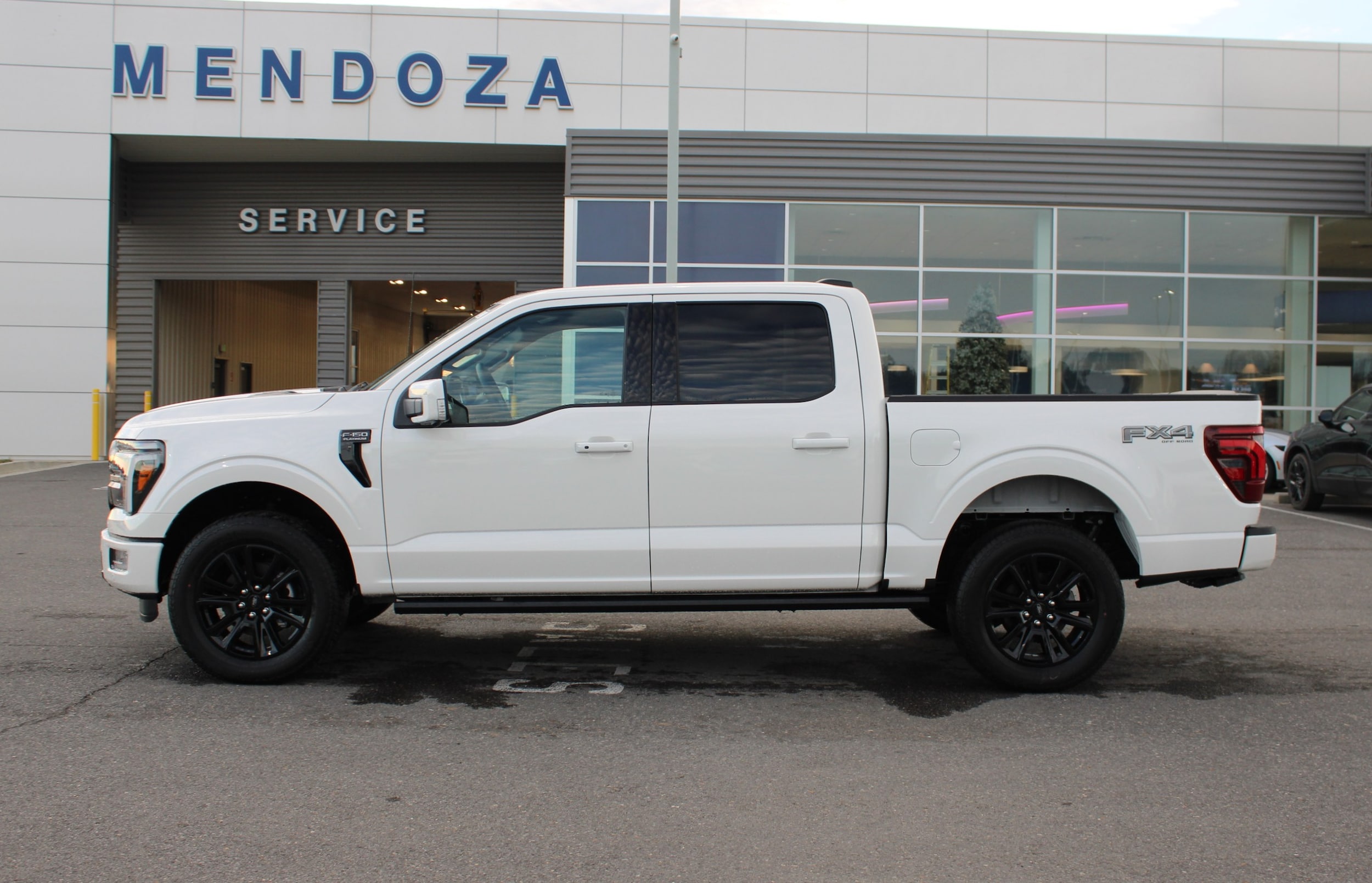 2025 Ford F-150 Platinum's photo