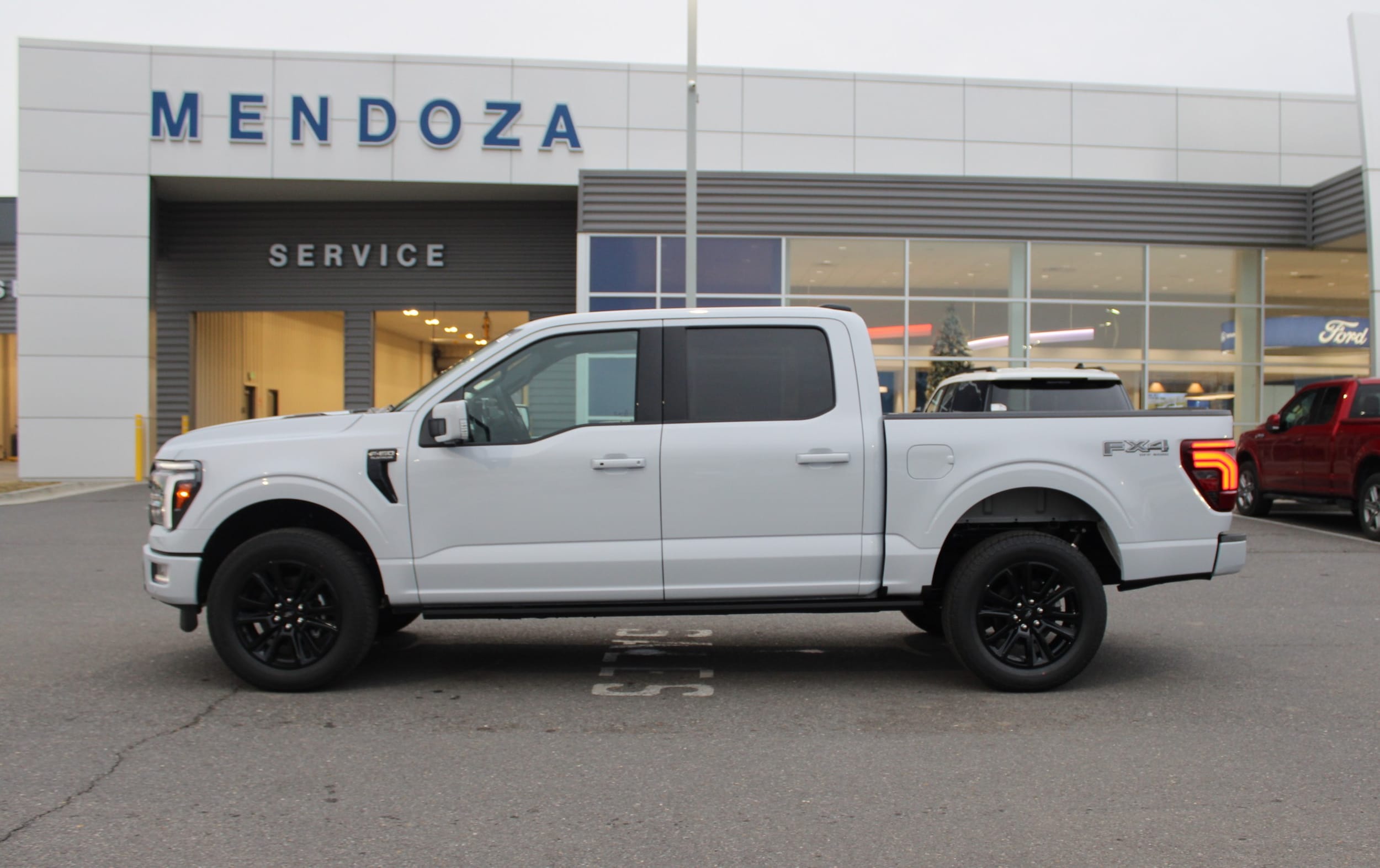 2025 Ford F-150 Platinum's photo