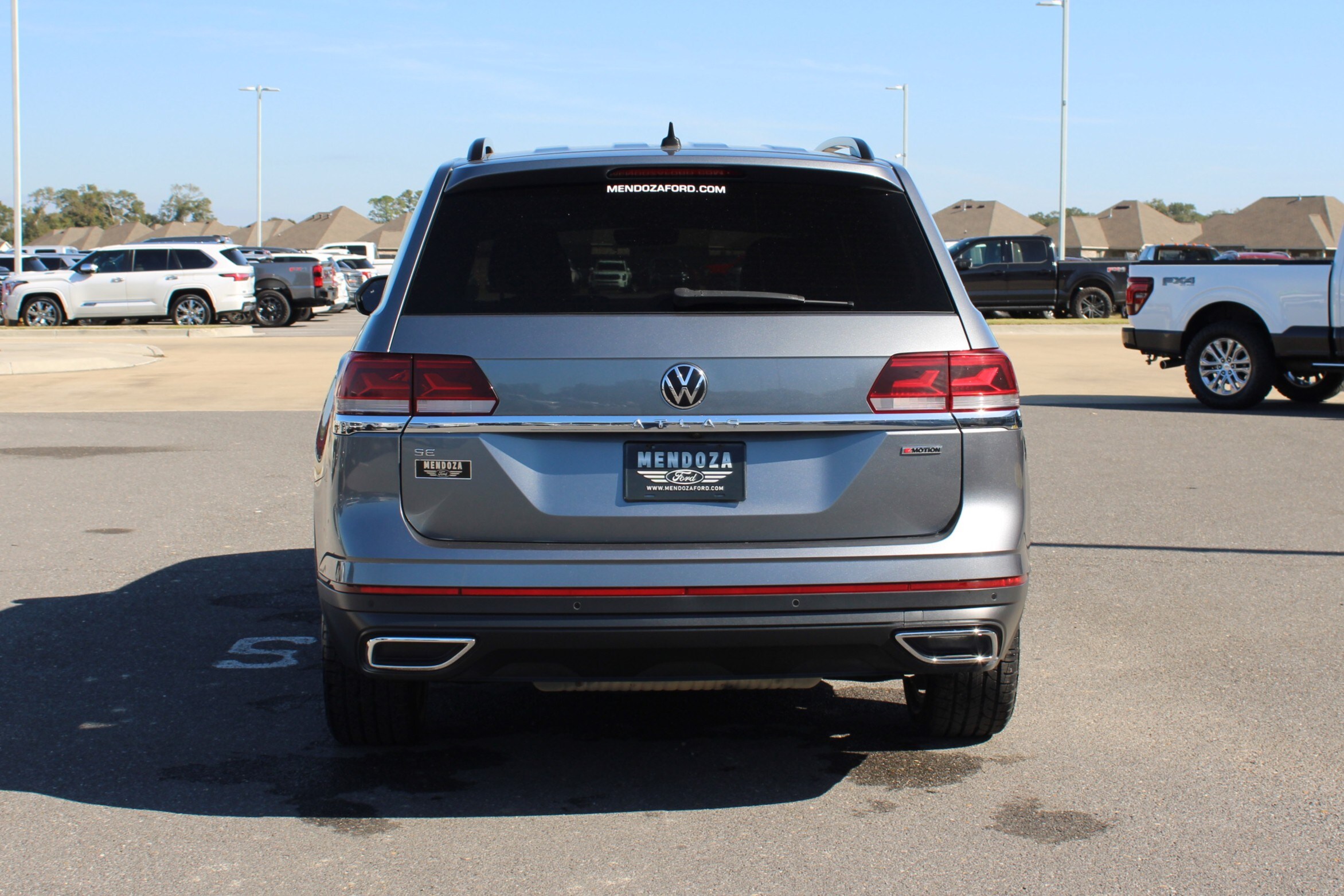 2022 Volkswagen Atlas SE Technology photo 2