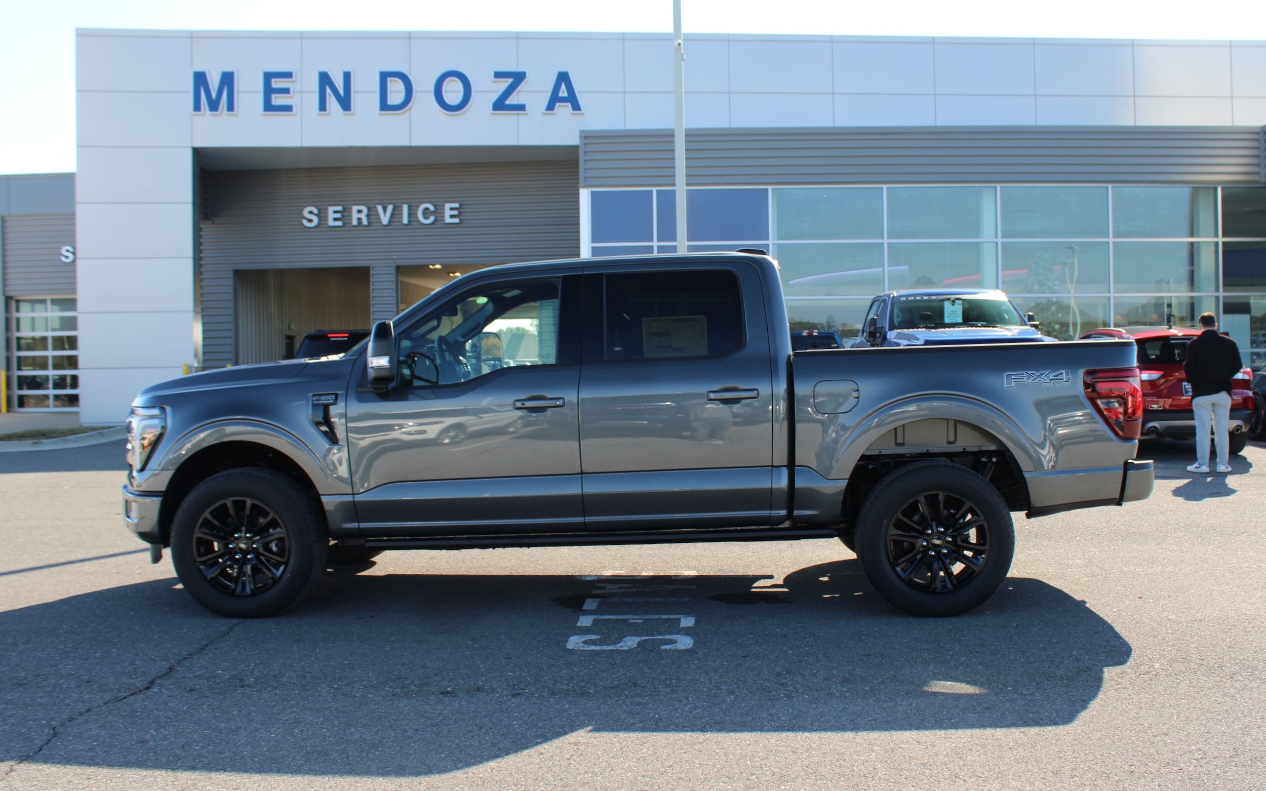 2025 Ford F-150 Platinum's photo