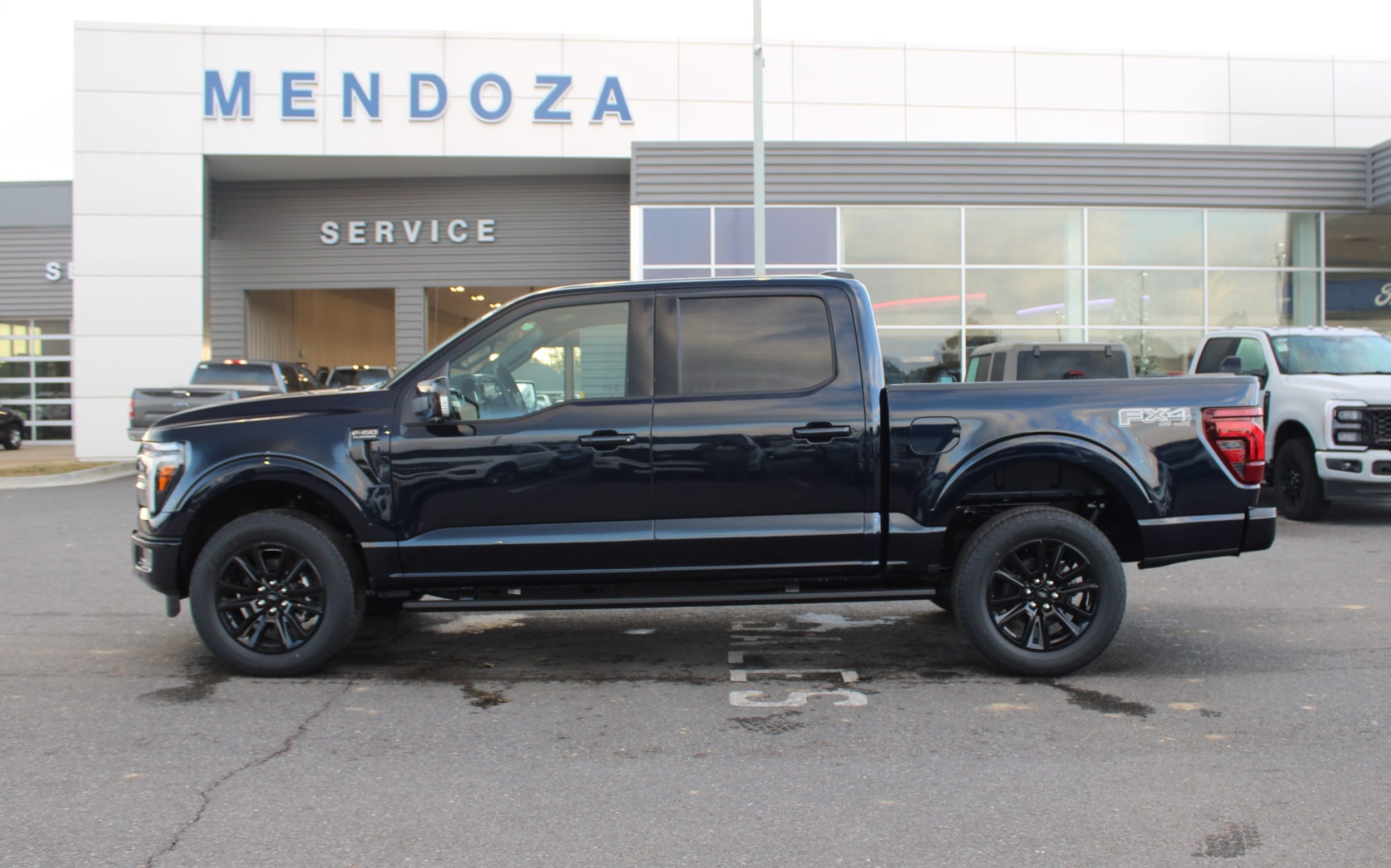 2025 Ford F-150 Platinum's photo