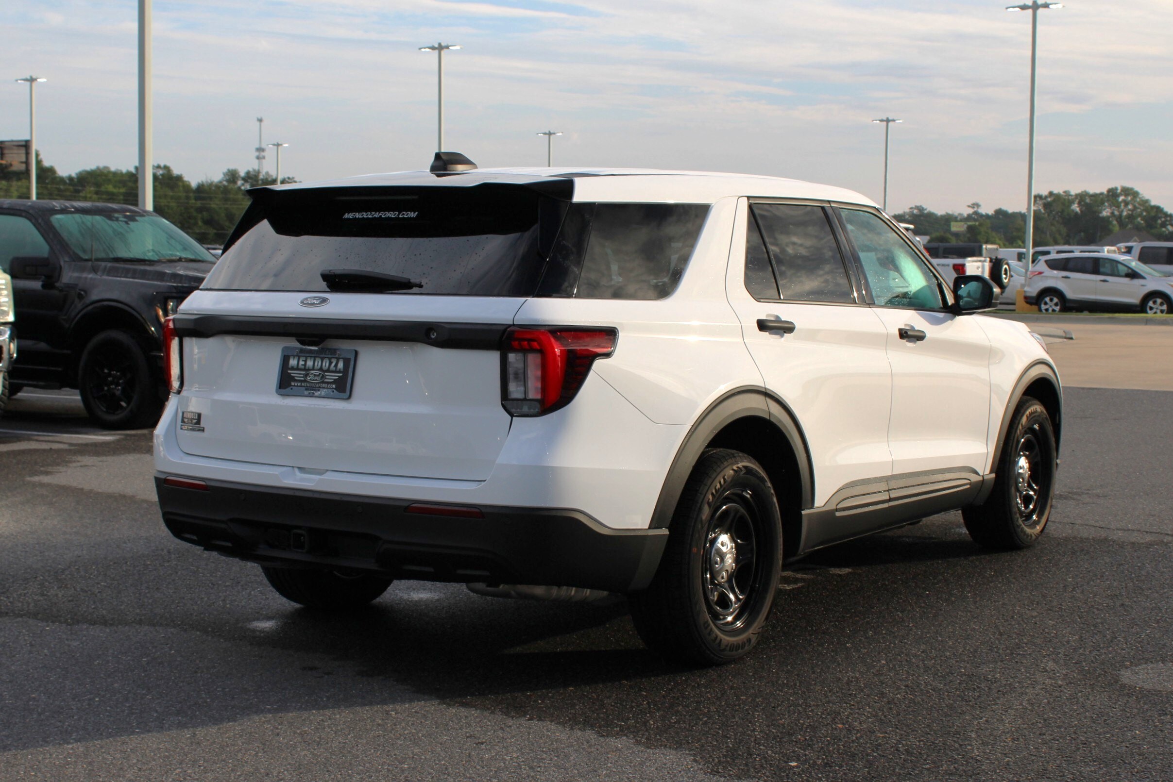2025 Ford Explorer photo 4