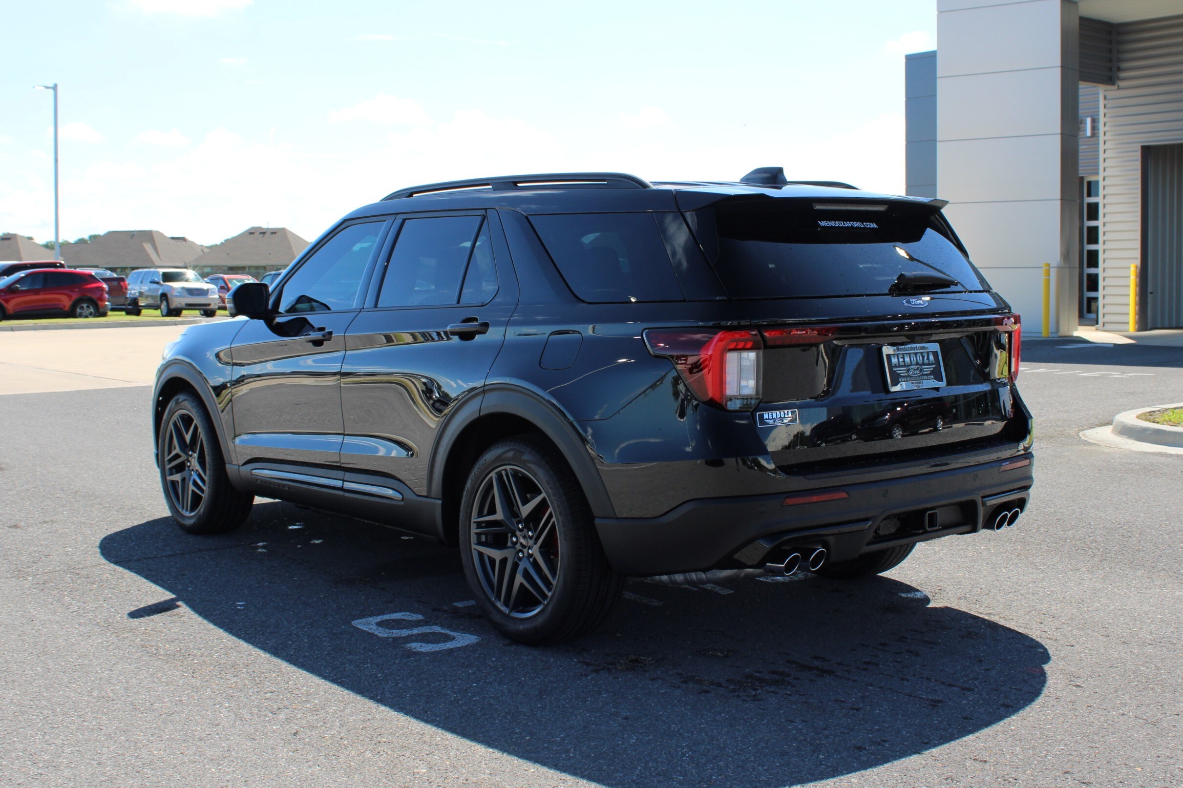 2025 Ford Explorer ST photo 2