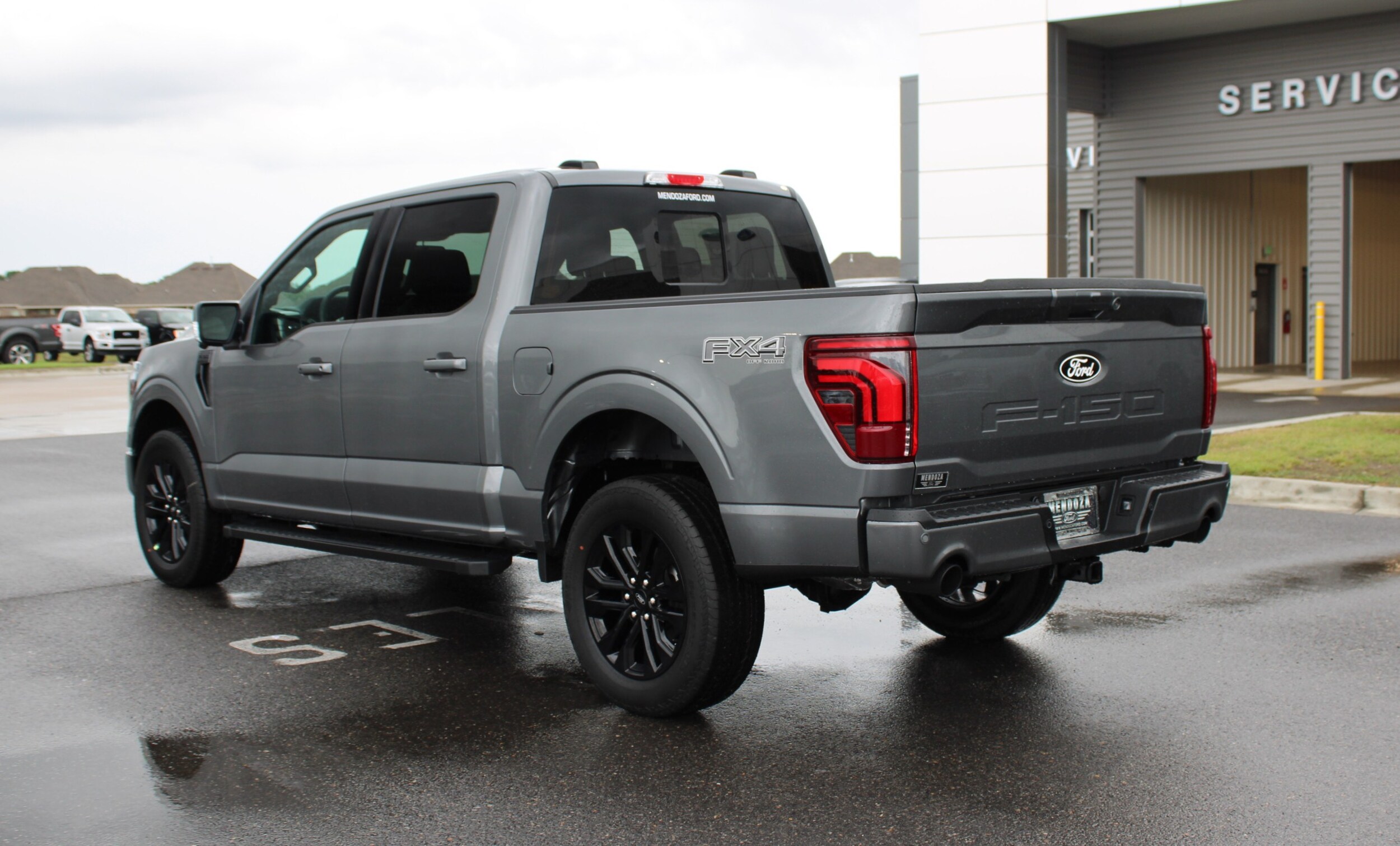 2025 Ford F-150 Lariat photo 2