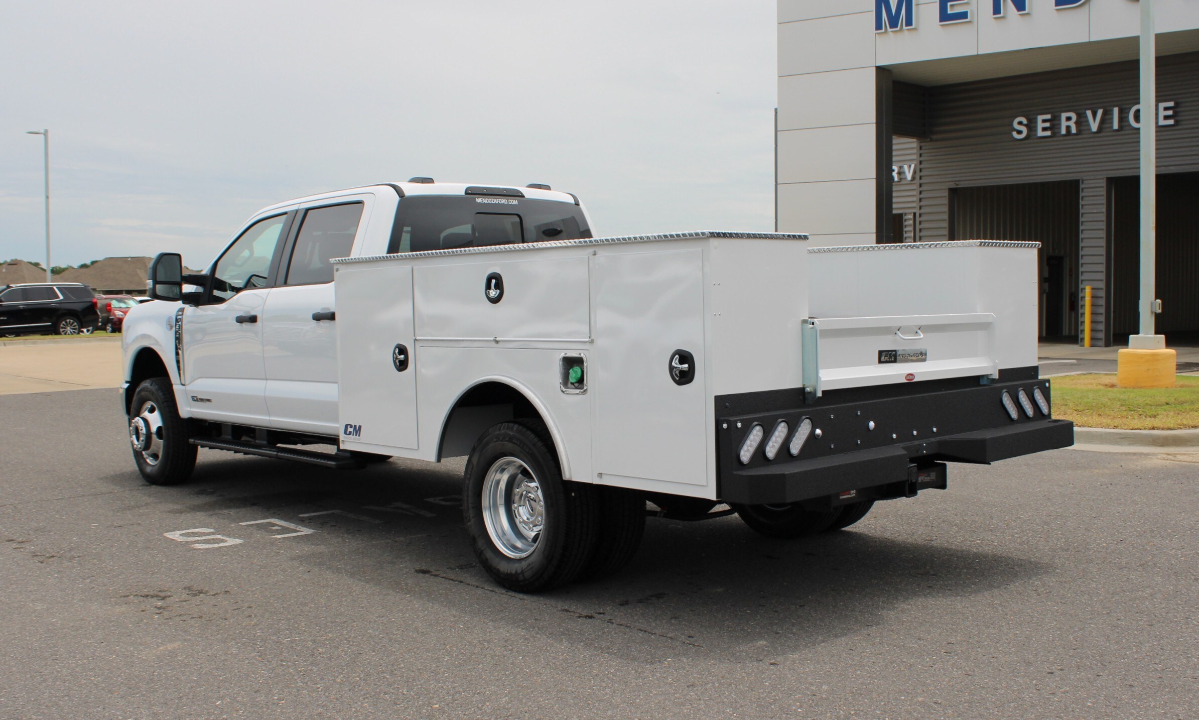 2025 Ford F-350 XL photo 2