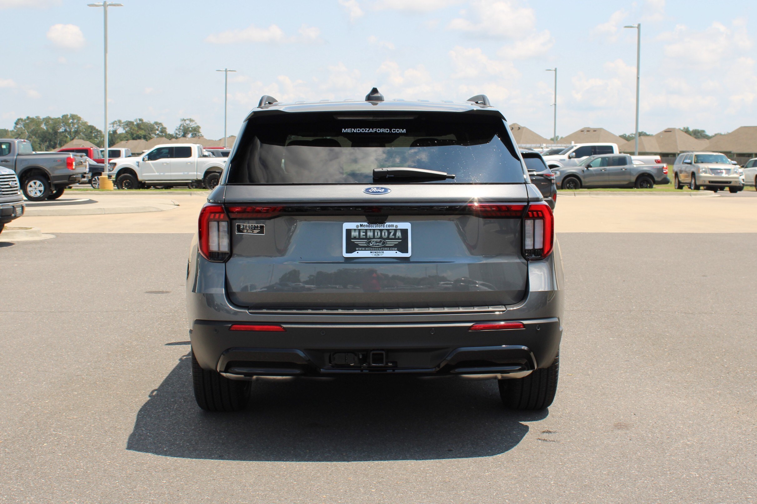 2025 Ford Explorer ST-Line photo 3