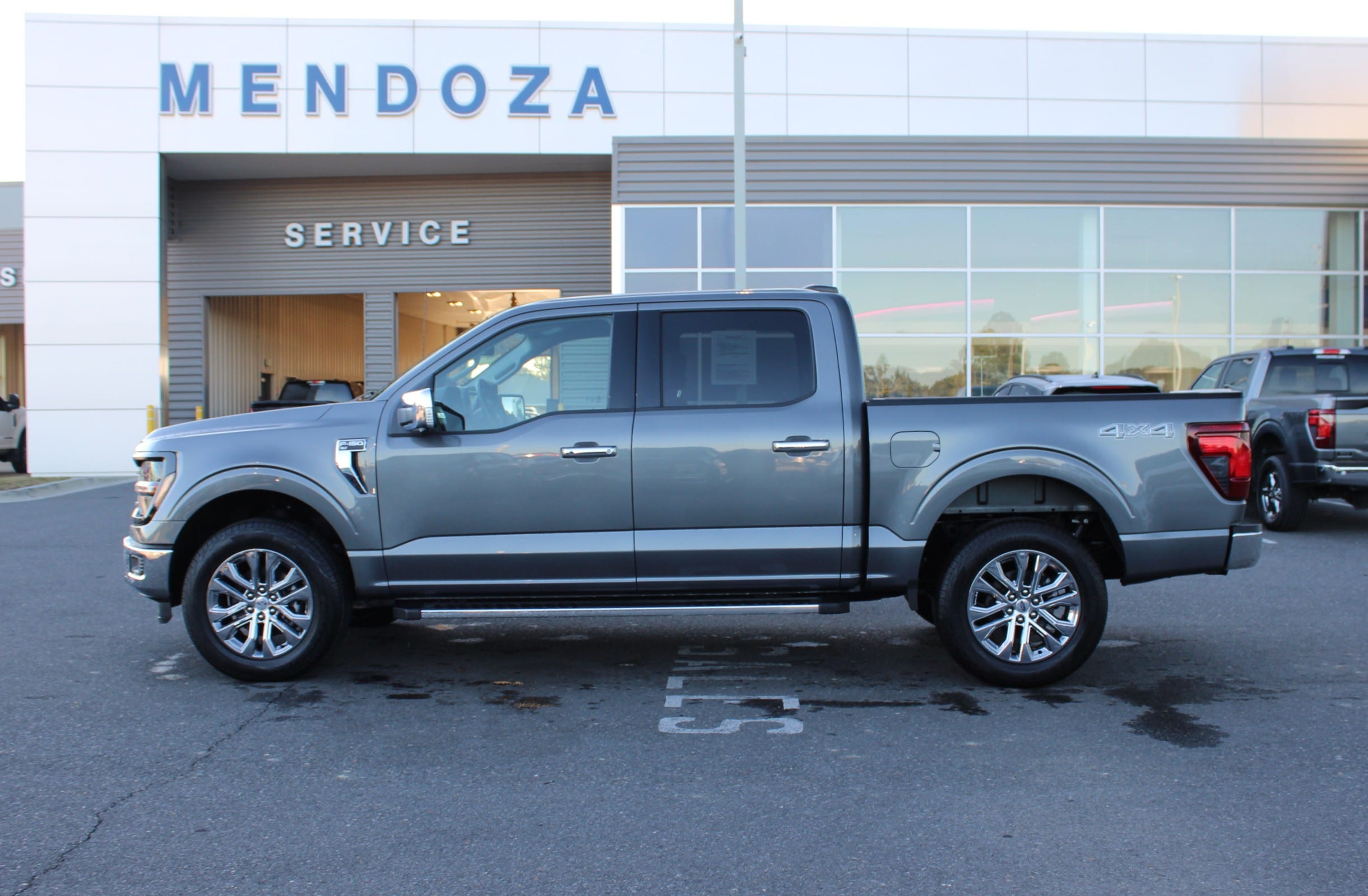 2025 Ford F-150 XLT's photo