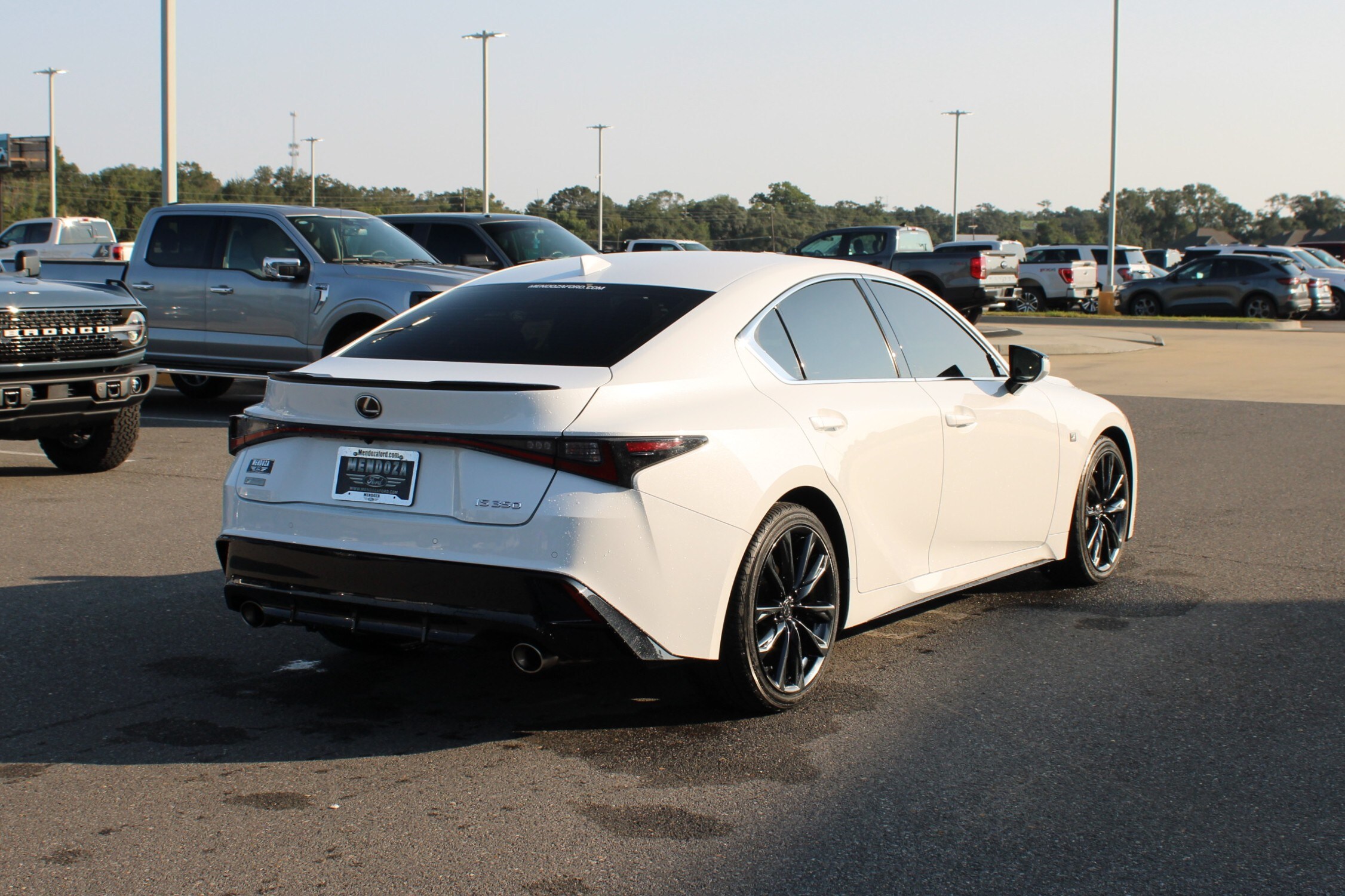 2021 Lexus IS 350 F SPORT photo 4