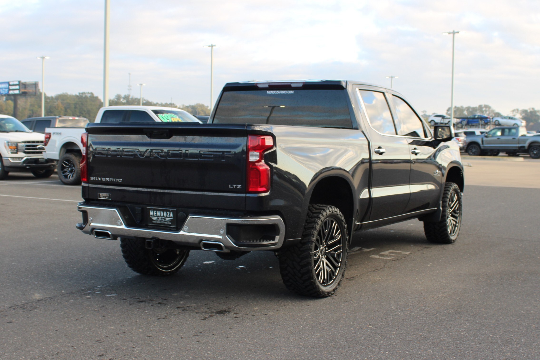 2022 Chevrolet Silverado 1500 LTZ photo 4