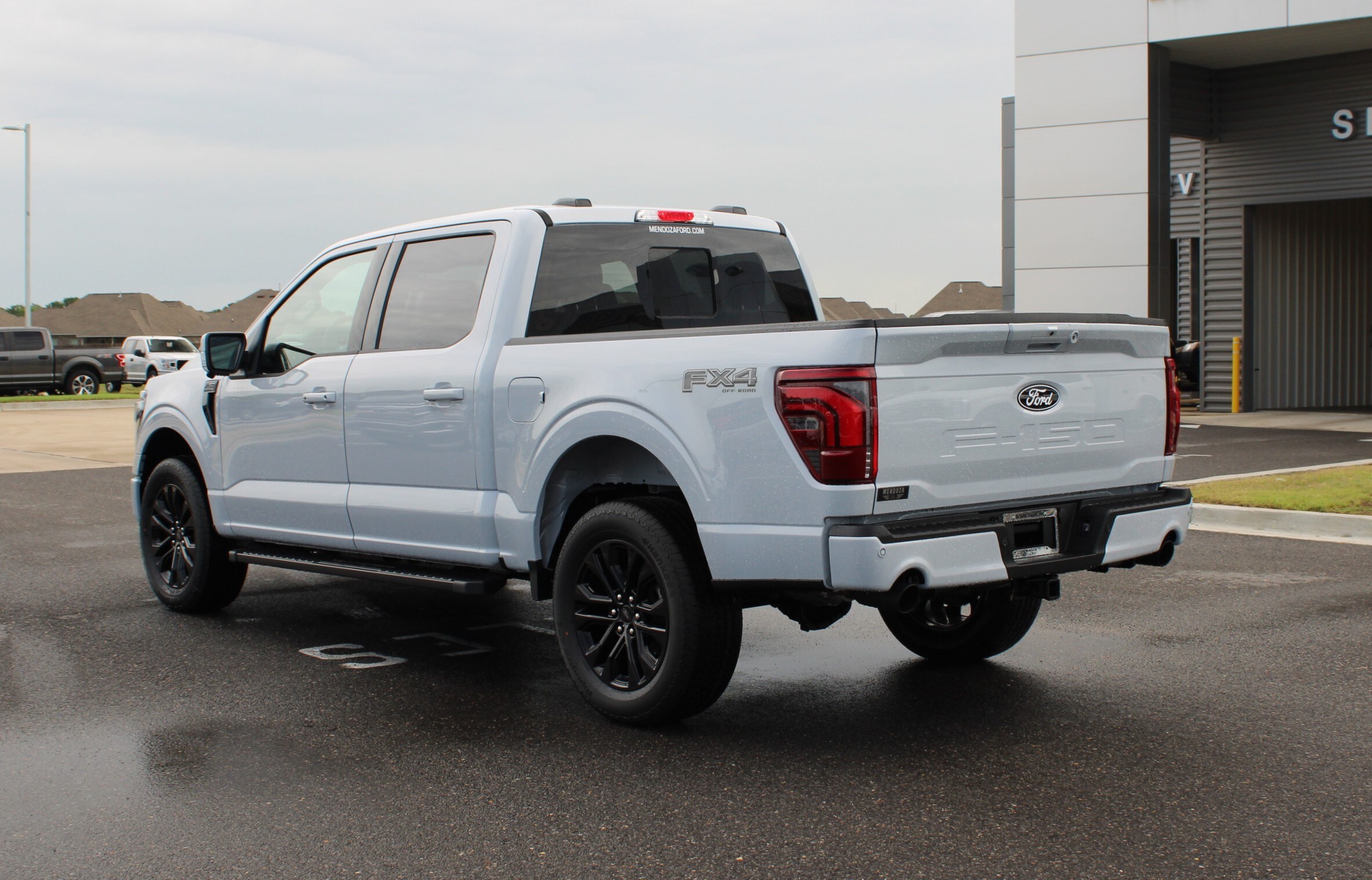 2025 Ford F-150 Lariat photo 2