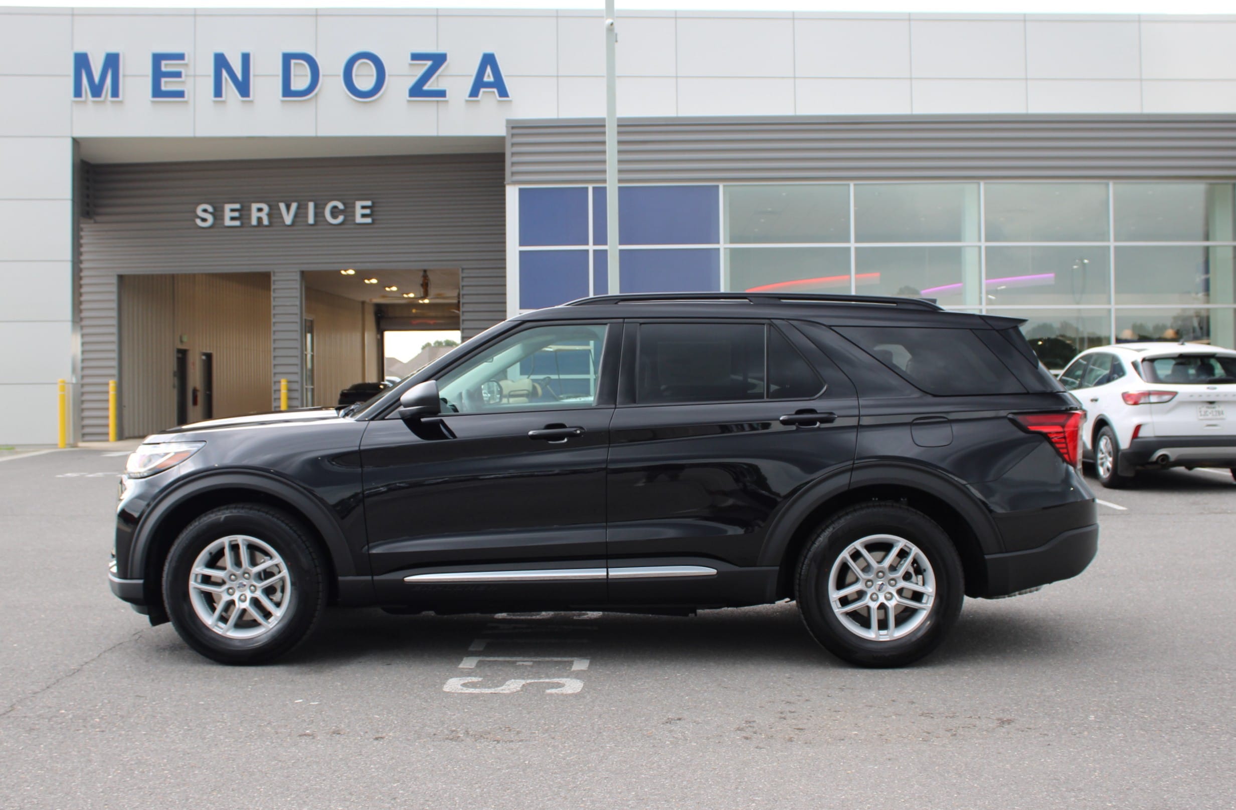 2025 Ford Explorer Active's photo