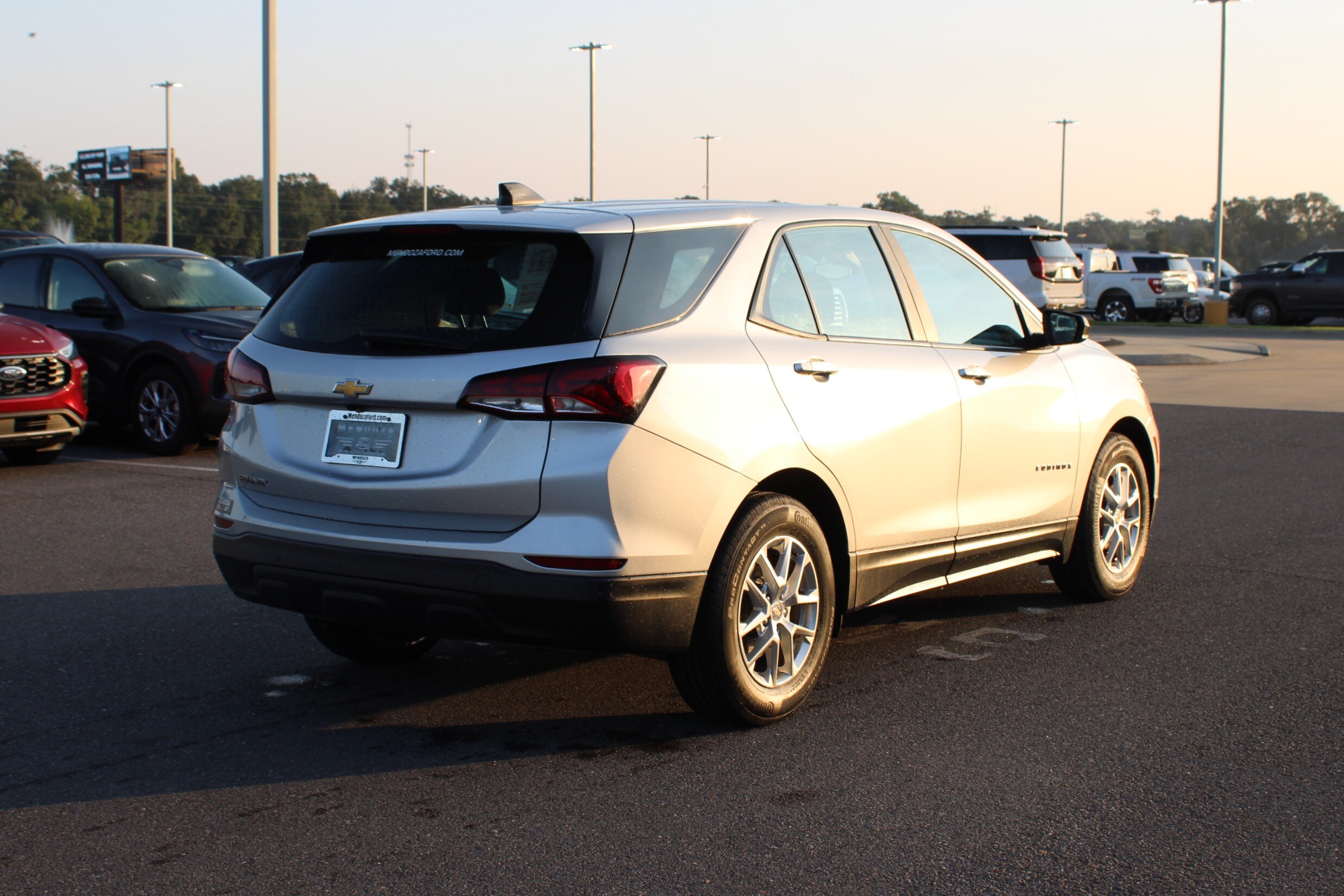 2022 Chevrolet Equinox LS photo 4
