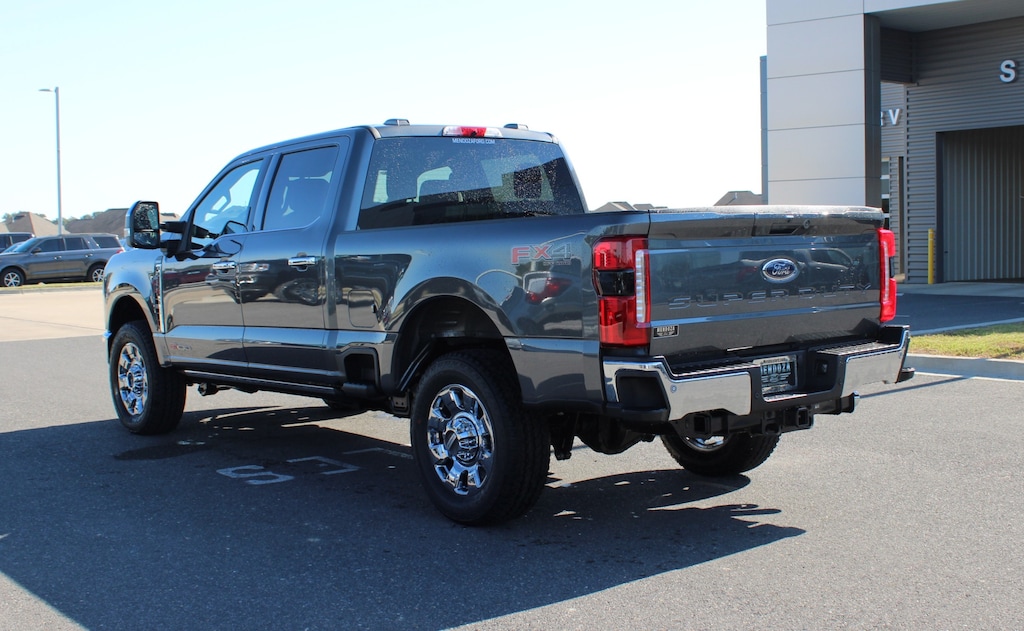 2026 Ford F-250 Lariat photo 2