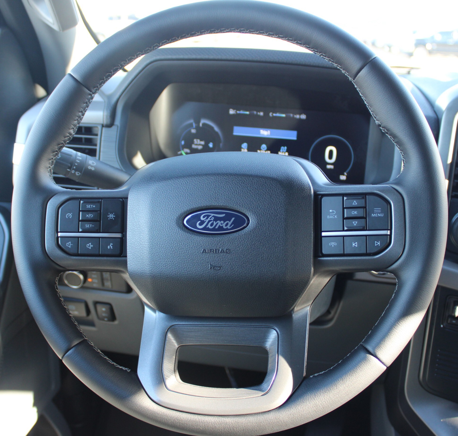2025 Ford F-150 Lightning XLT - Photo 31