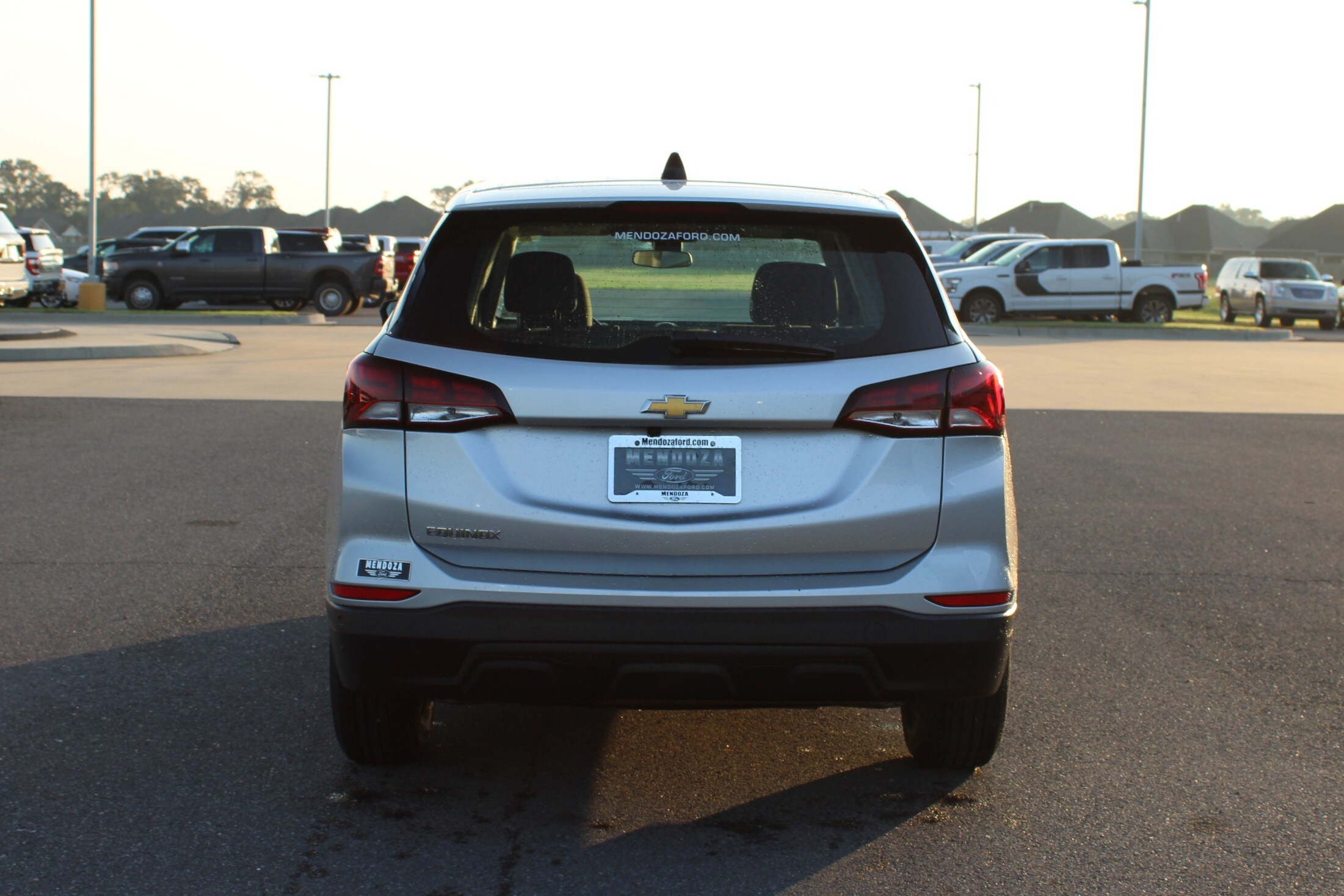 2022 Chevrolet Equinox LS photo 3