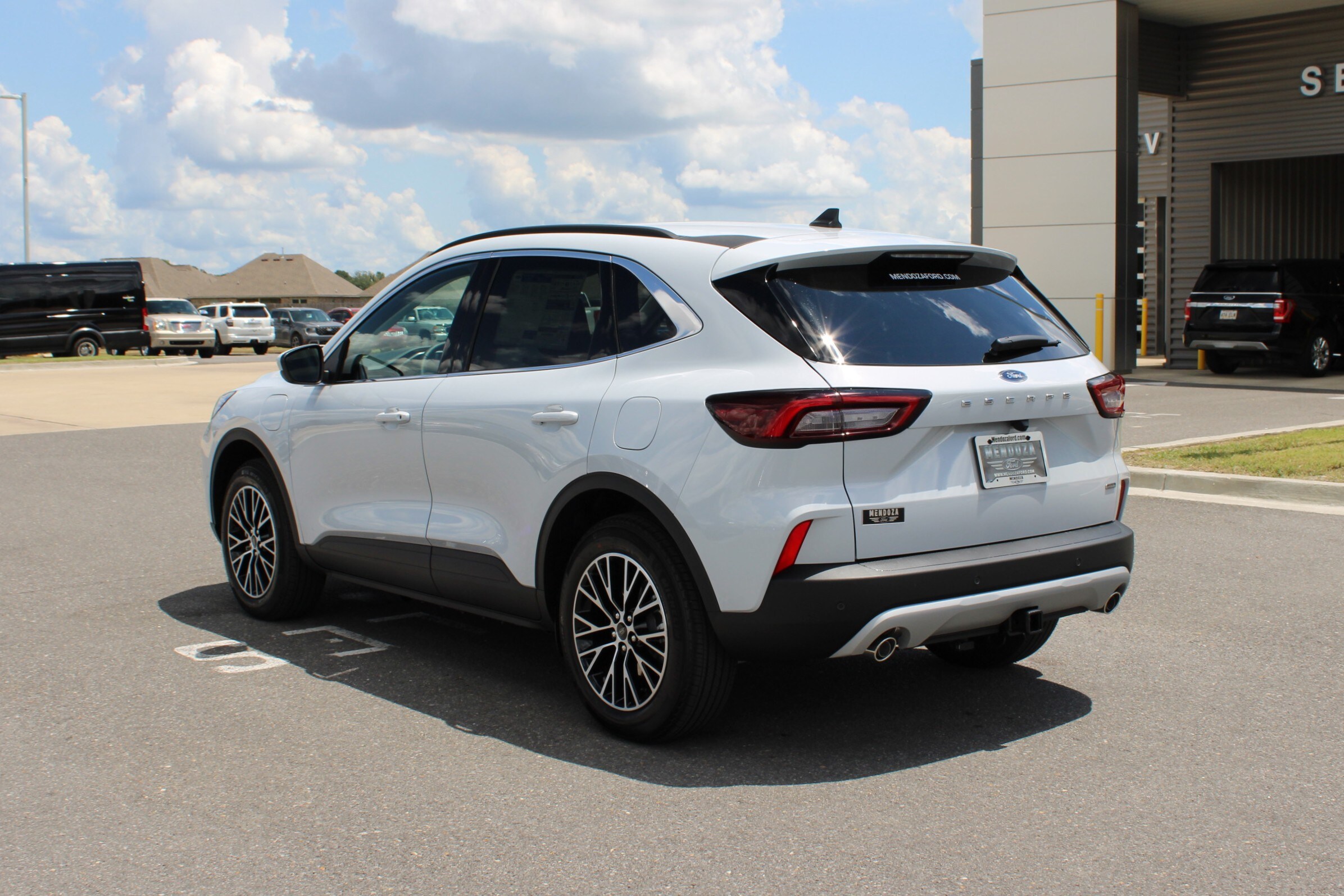 2025 Ford Escape Plug-In Hybrid photo 2