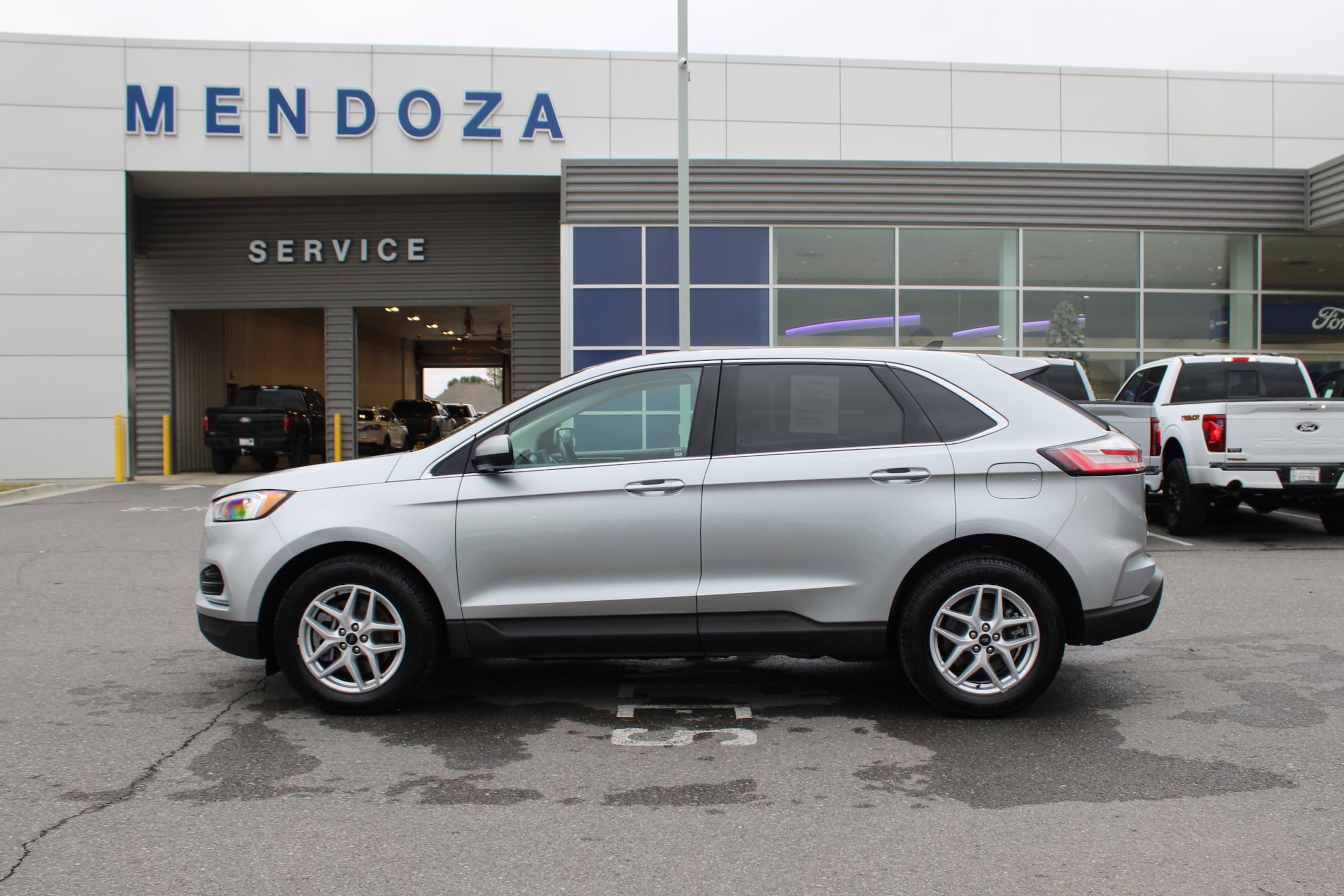 2024 Ford Edge SEL's photo