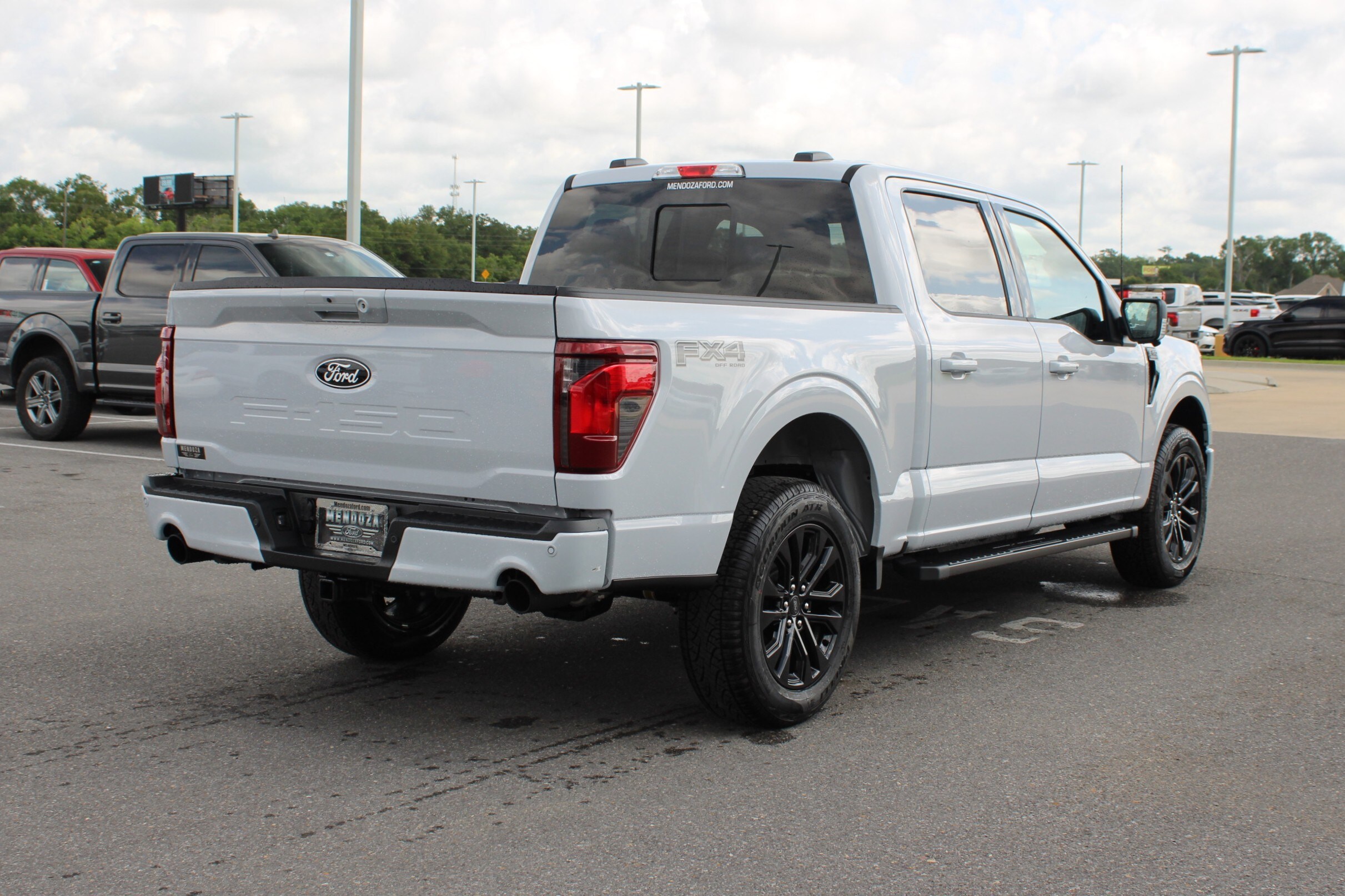 2025 Ford F-150 XLT photo 4