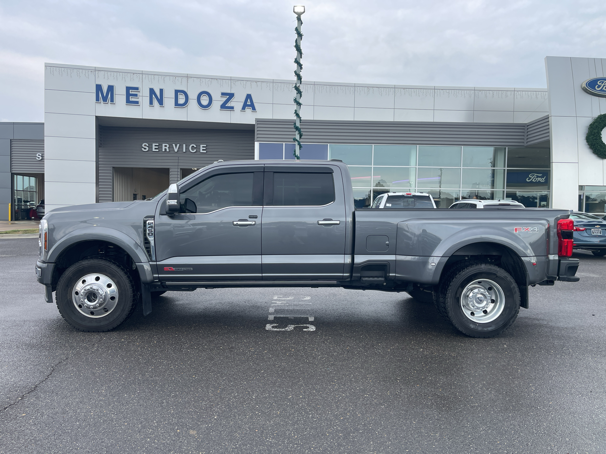 2025 Ford F-450 Platinum Crew Cab