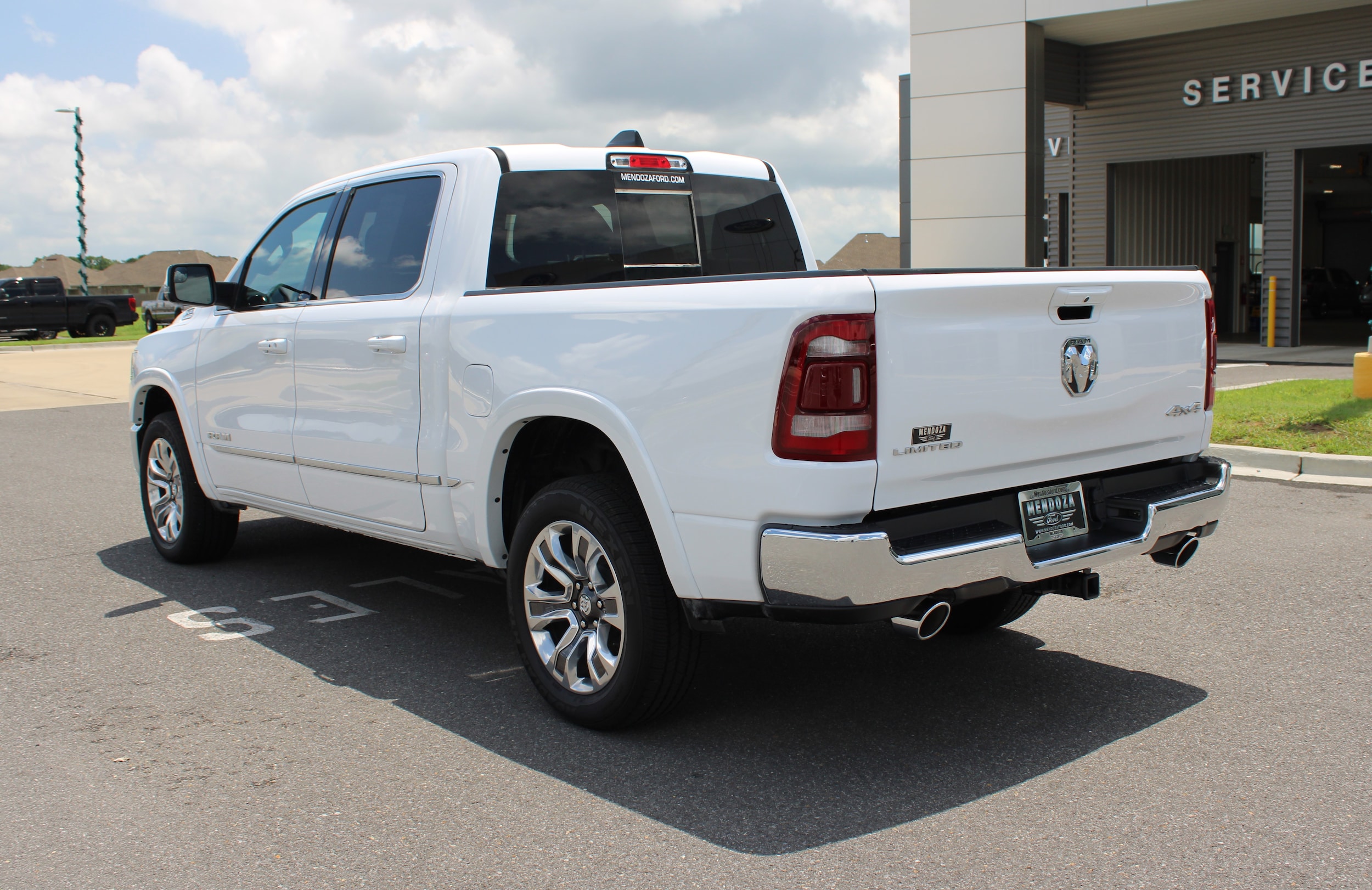 Used 2024 RAM Ram 1500 Pickup Limited with VIN 1C6SRFHT7RN162599 for sale in Maurice, LA