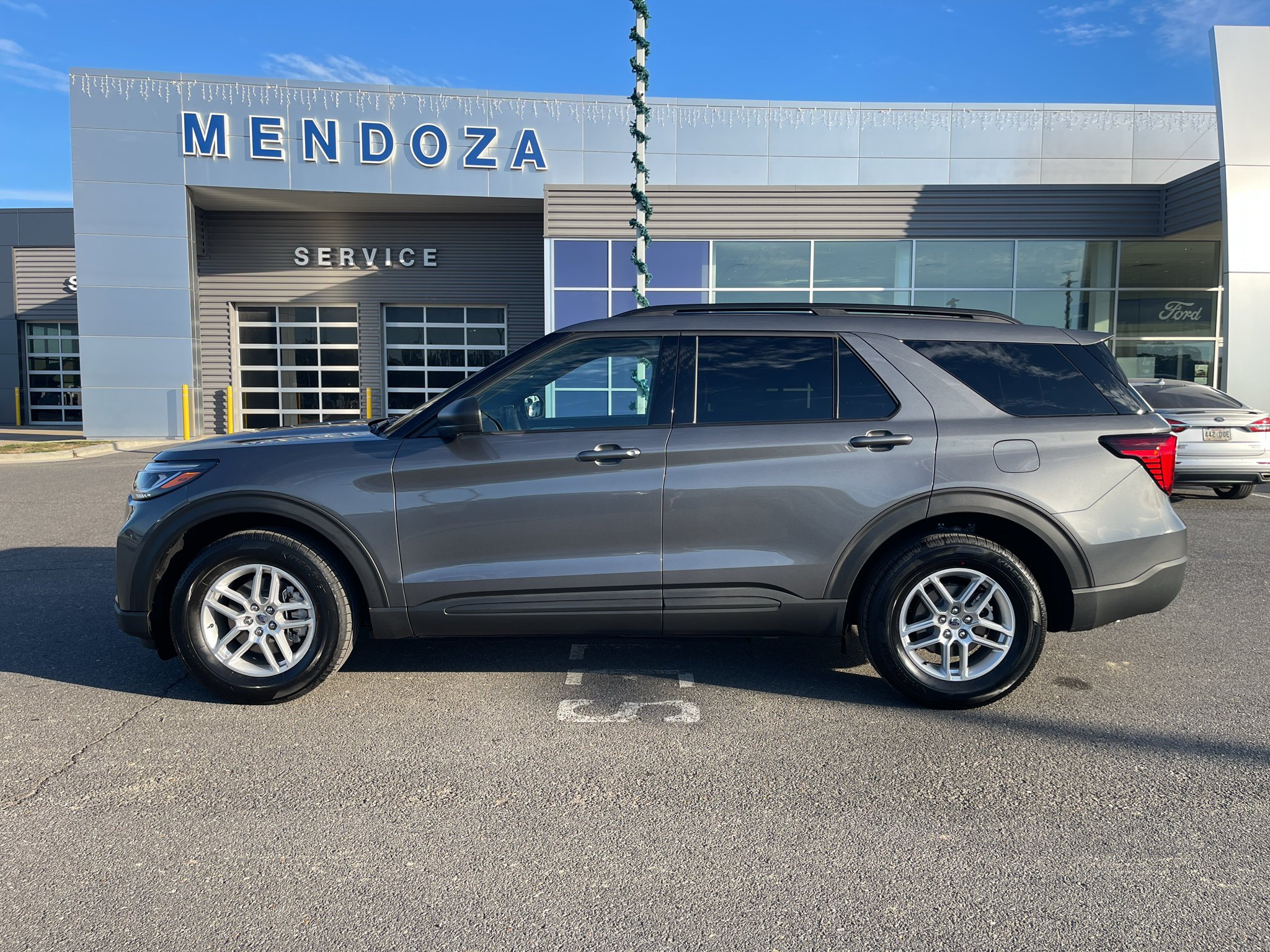 2027 Ford Explorer Active w/200A Pkg Sport Utility