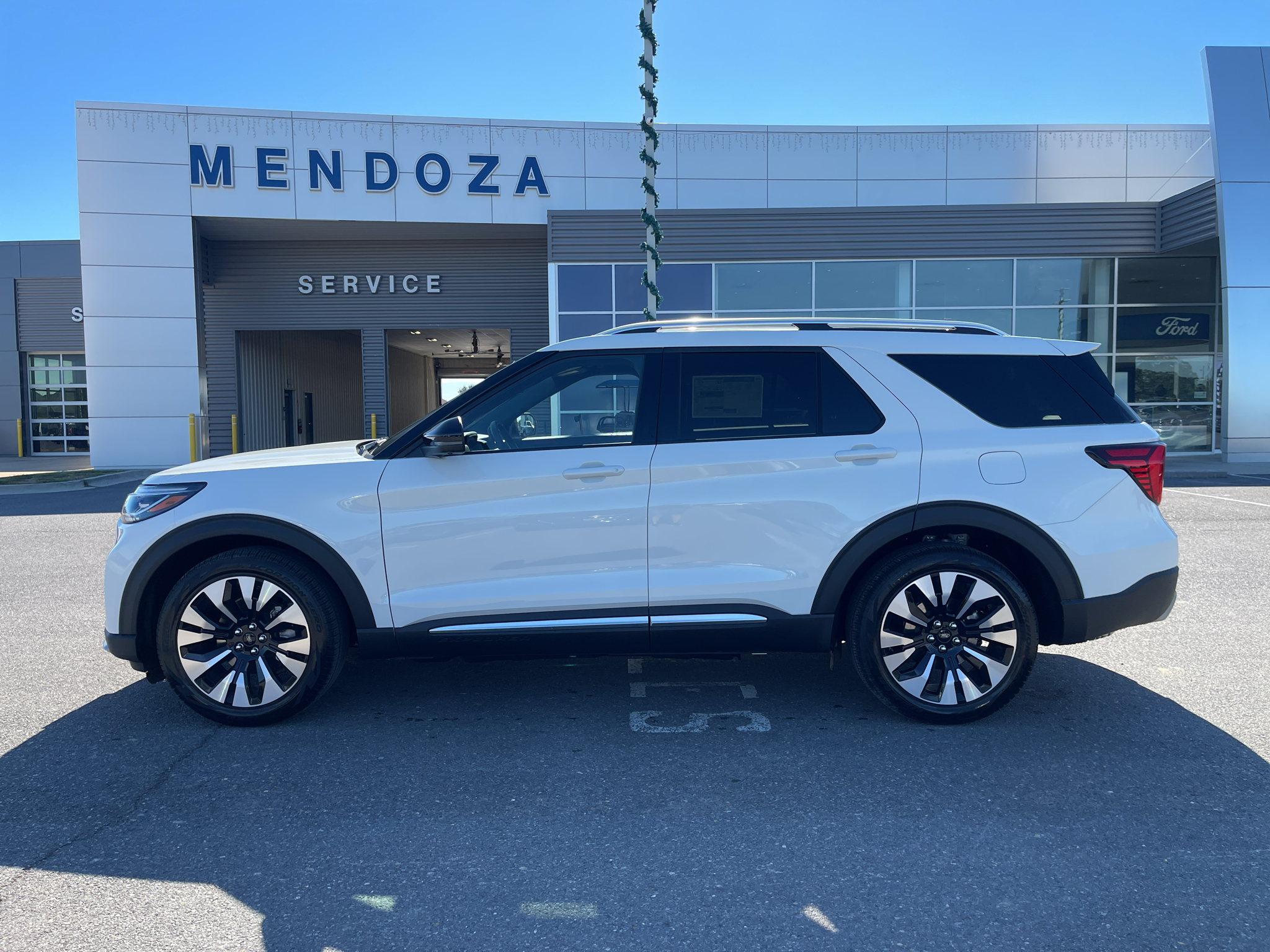 2027 Ford Explorer Platinum Sport Utility