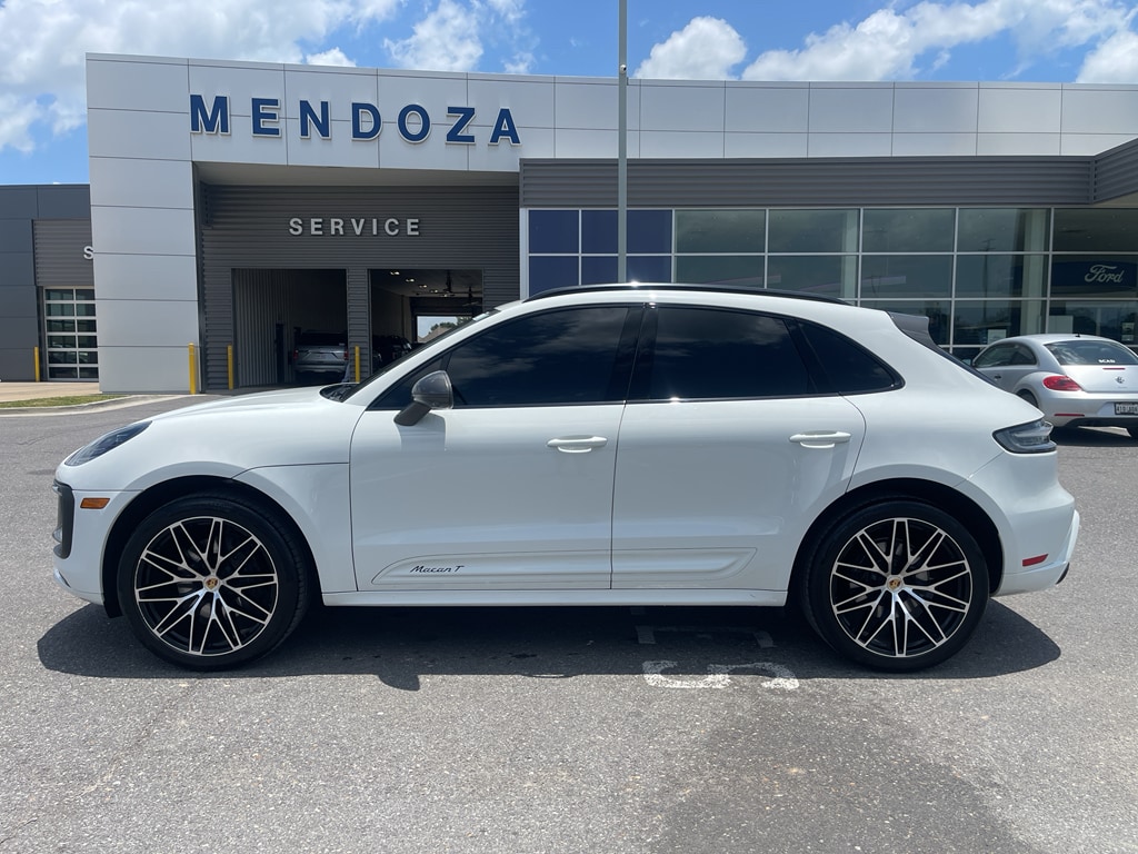 2023 Porsche Macan T's photo