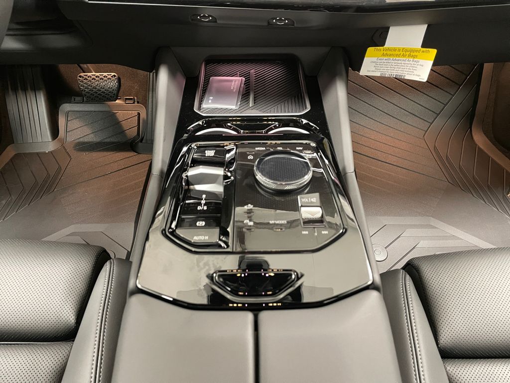 2027 BMW 5 Series 530i xDrive - 9