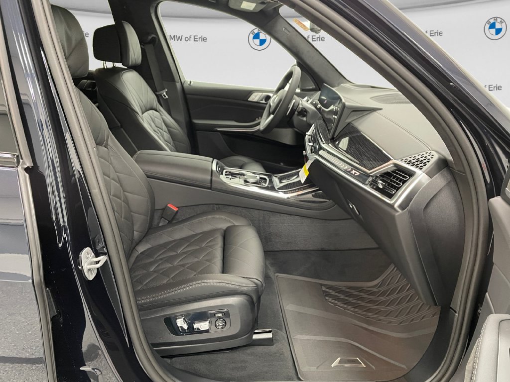 2027 BMW X7 photo 14 of 14