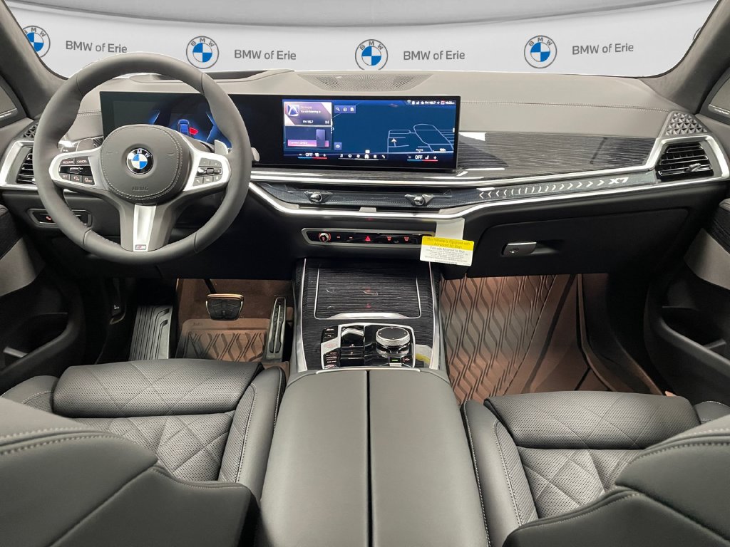 2027 BMW X7 photo 9 of 14