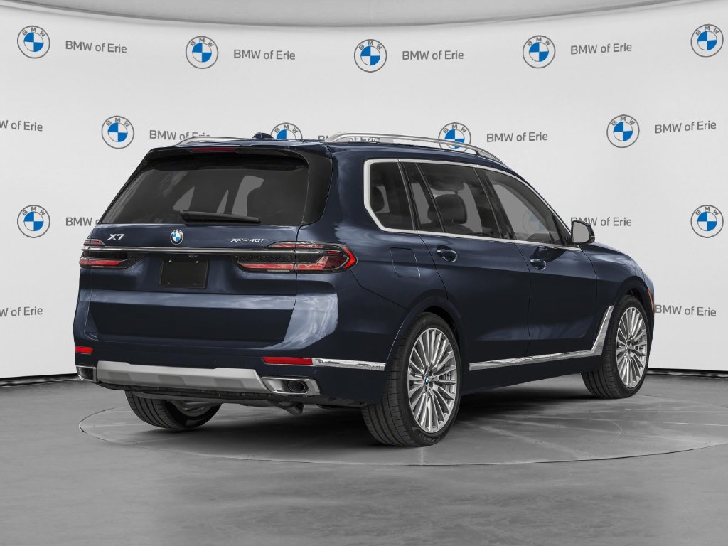 2027 BMW X7 photo 2 of 12