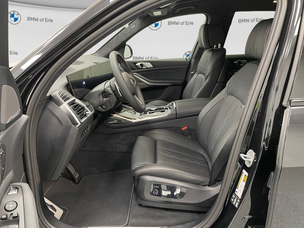 2027 BMW X7 M60i Black Sapphire Metallic at New Motors