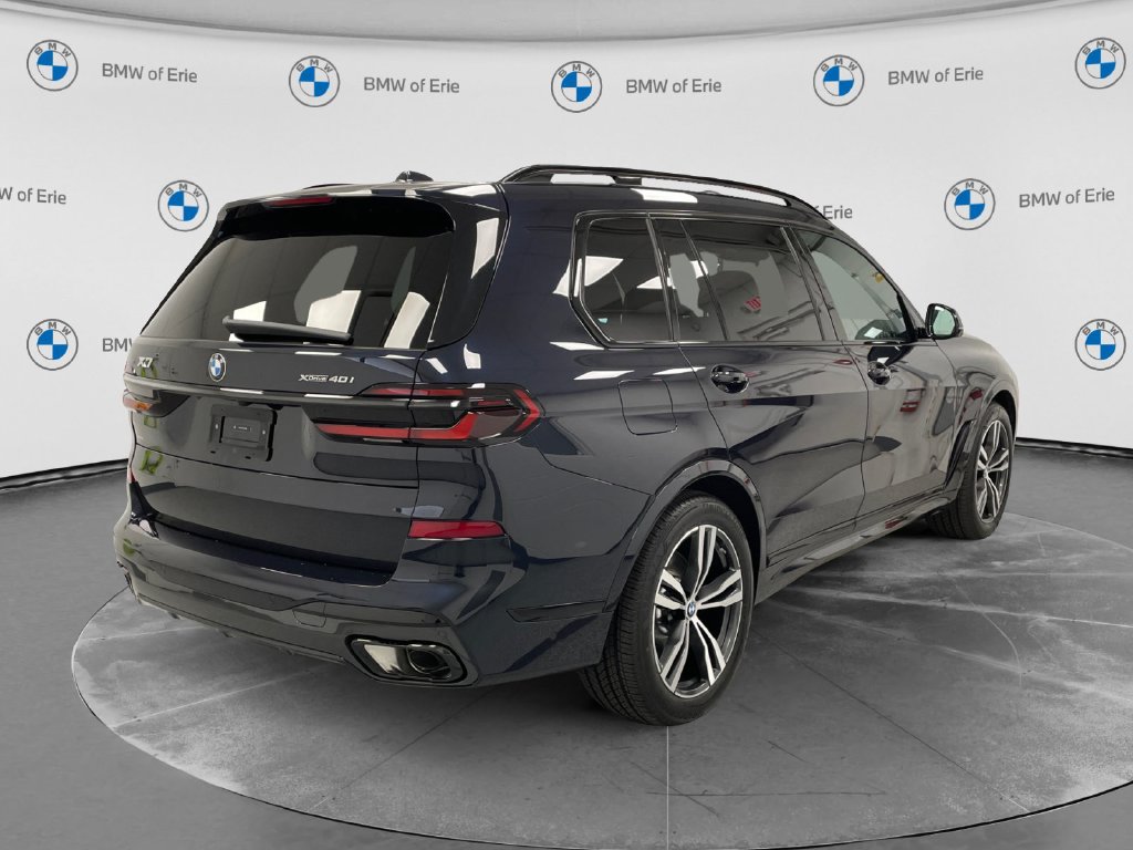 2027 BMW X7 photo 4 of 14