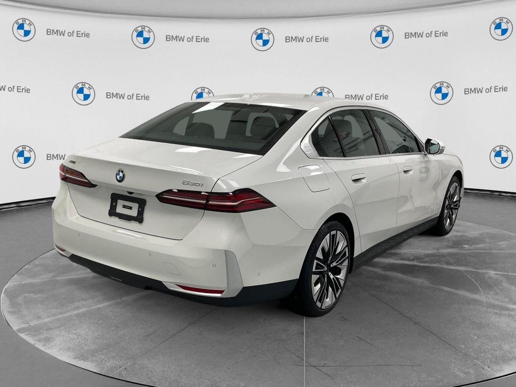 2027 BMW 5 Series 530i xDrive - 3