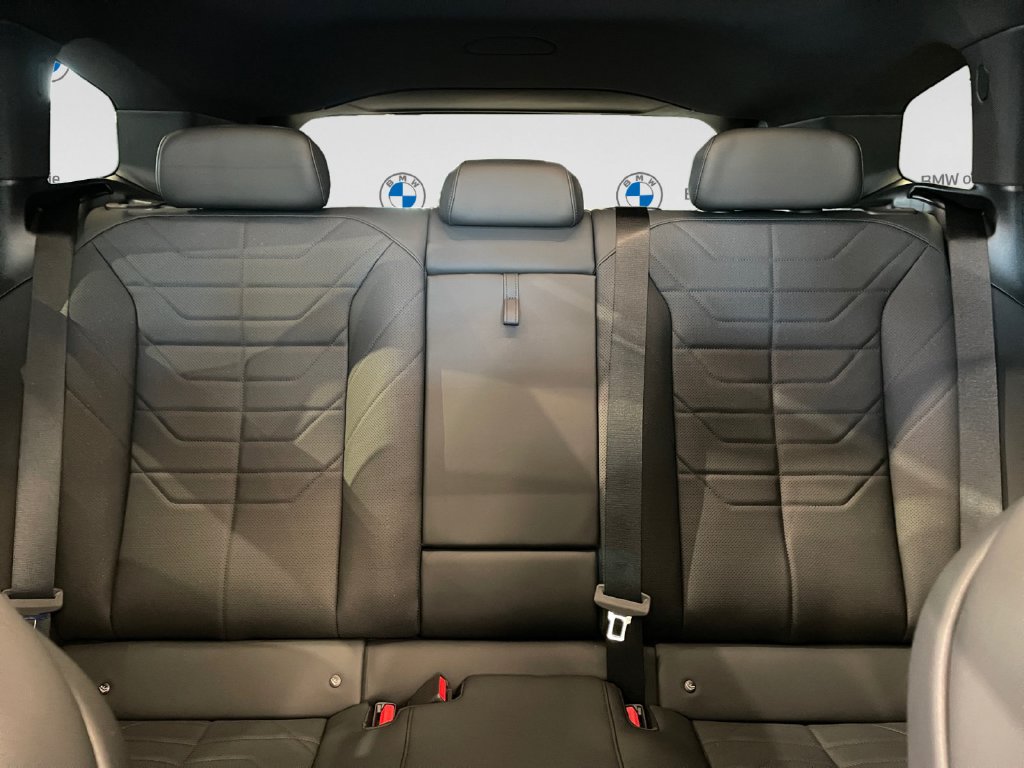 2027 BMW X5 photo 11 of 13