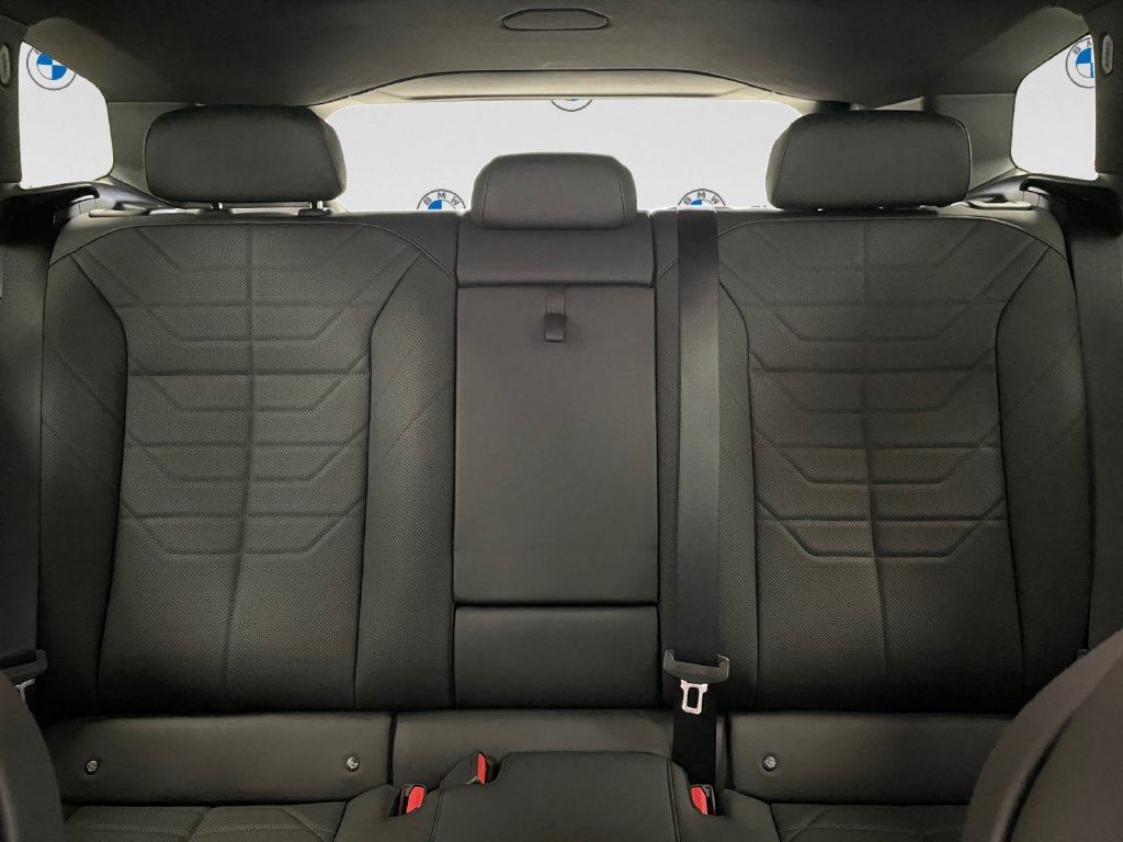 2027 BMW X5 photo 12 of 14