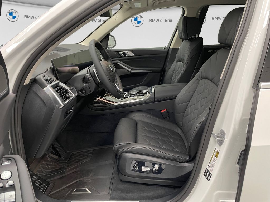2027 BMW X7 xDrive40i Alpine White at New Motors