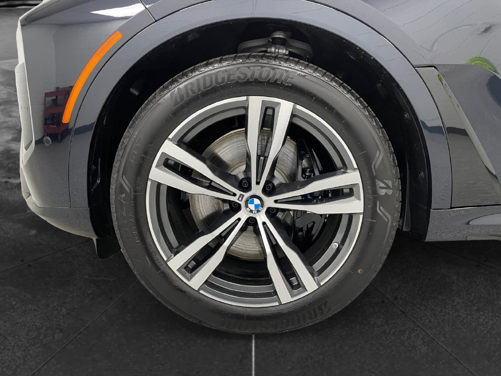2027 BMW X7 photo 13 of 14